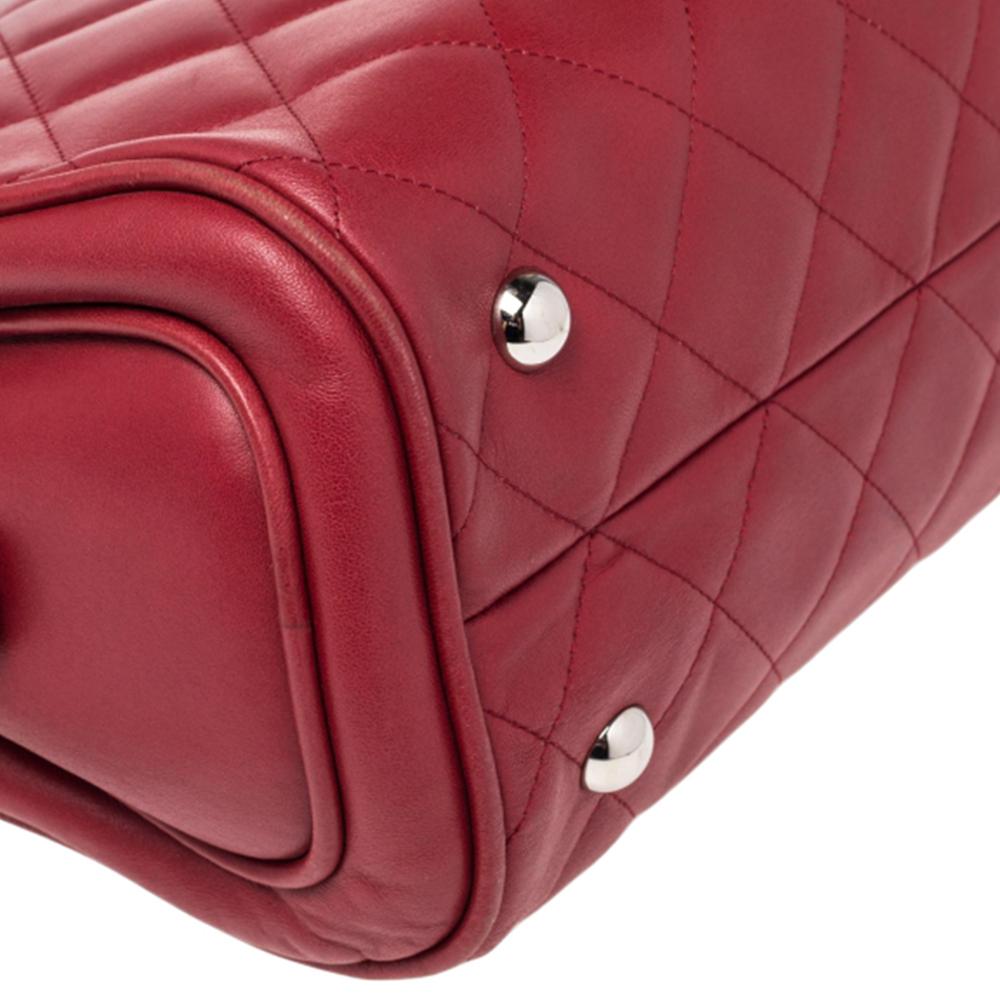 Chanel Red Quilted Leather Small CC Crown Tote In Good Condition In Dubai, Al Qouz 2