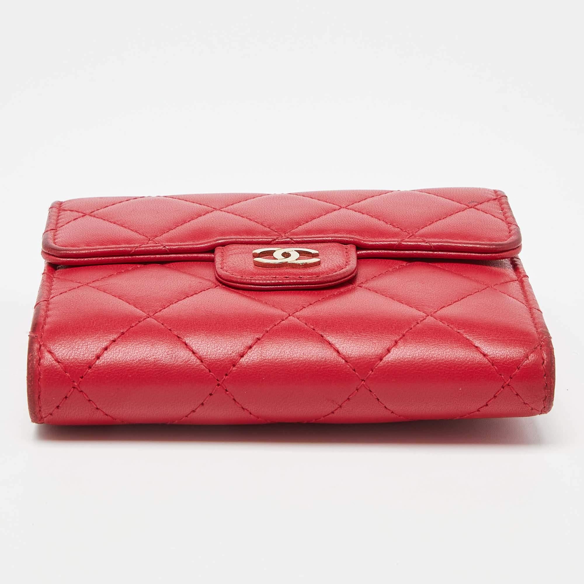 Chanel Red Quilted Leather Trifold CC Wallet 3