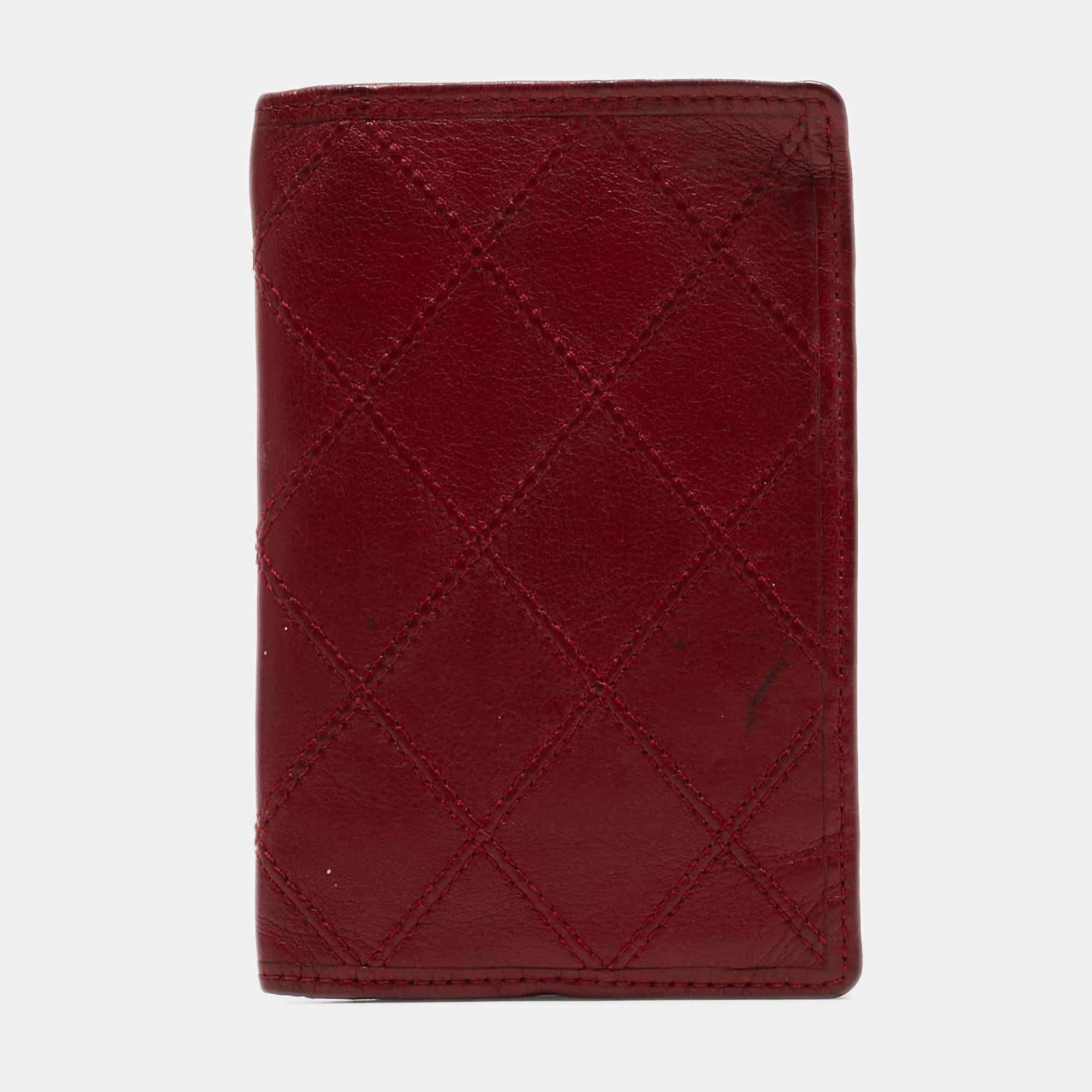 Chanel Roter gesteppter Vintage Bifold-Kartenhalter aus Leder im Angebot 7