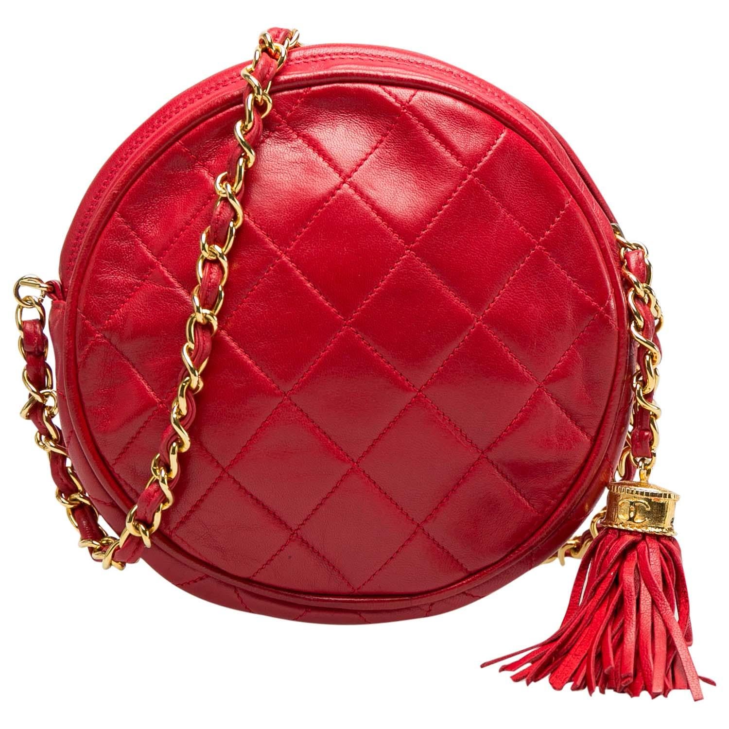 Designed to last, this beautiful bag from Chanel can elevate the look of your apparel in no time. Comfortable and easy to carry, this leather creation is simply a must-have for your wardrobe upgrade. It is crafted into a round shape and features the