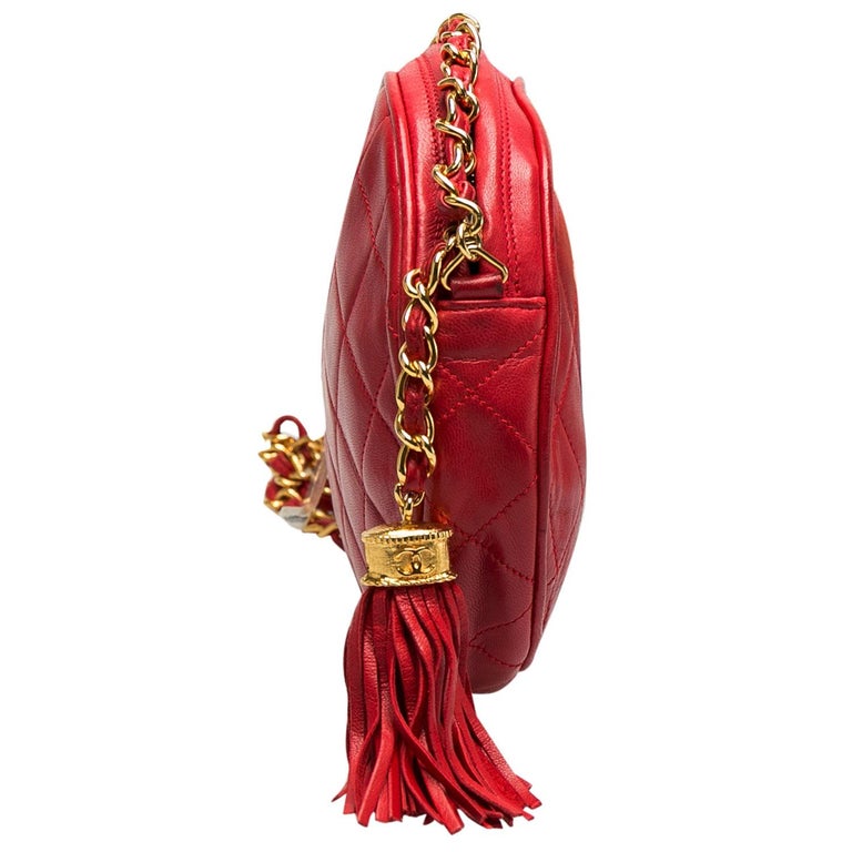 Chanel Red Quilted Leather Vintage Round Crossbody Bag For Sale at 1stDibs