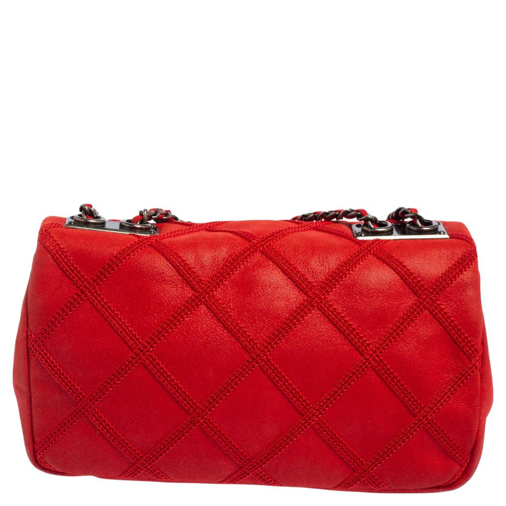 chanel diamond stitch bag