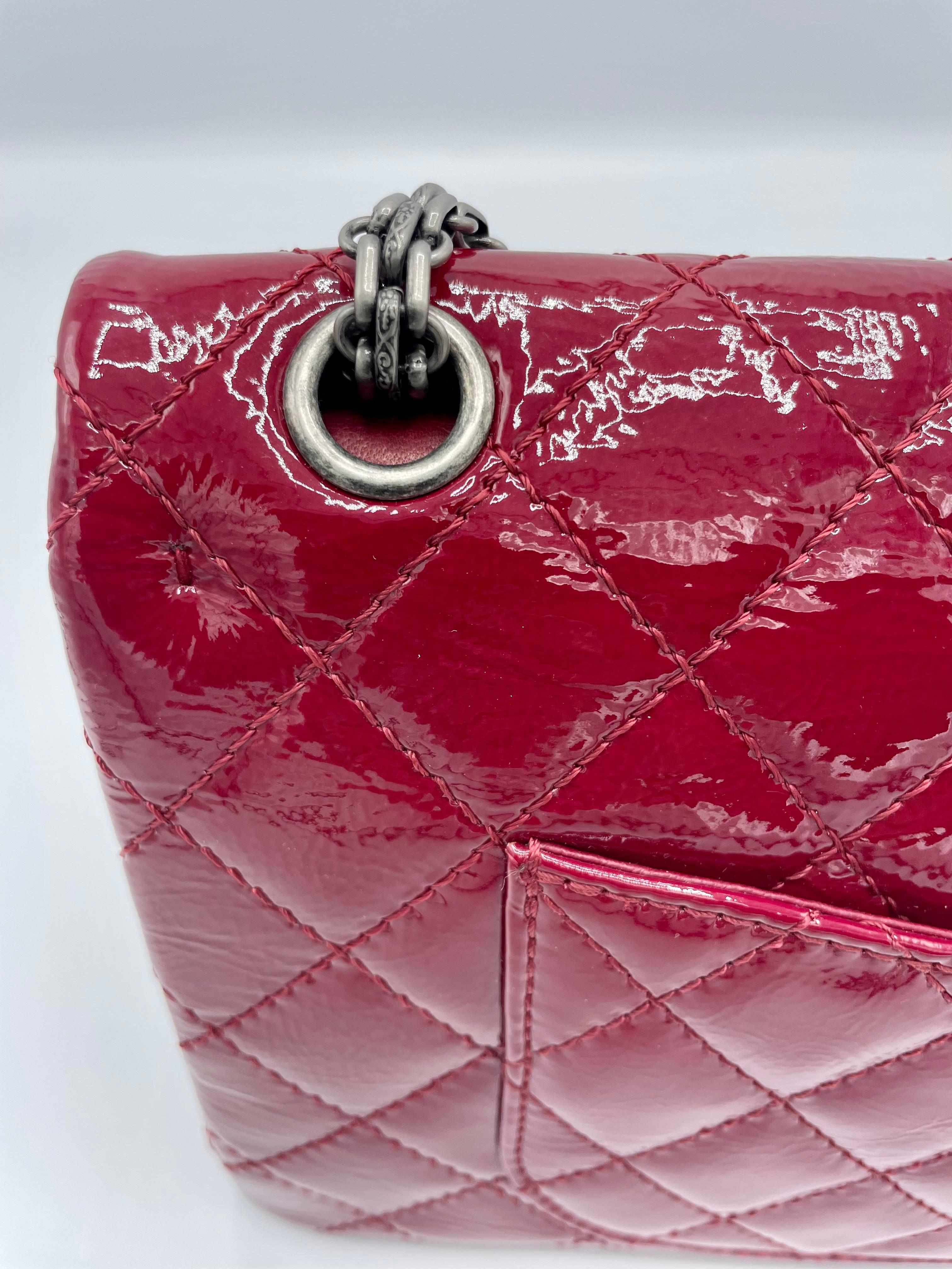 Chanel Red Quilted Patent Leather 2.55  In Good Condition For Sale In Palm Beach, FL