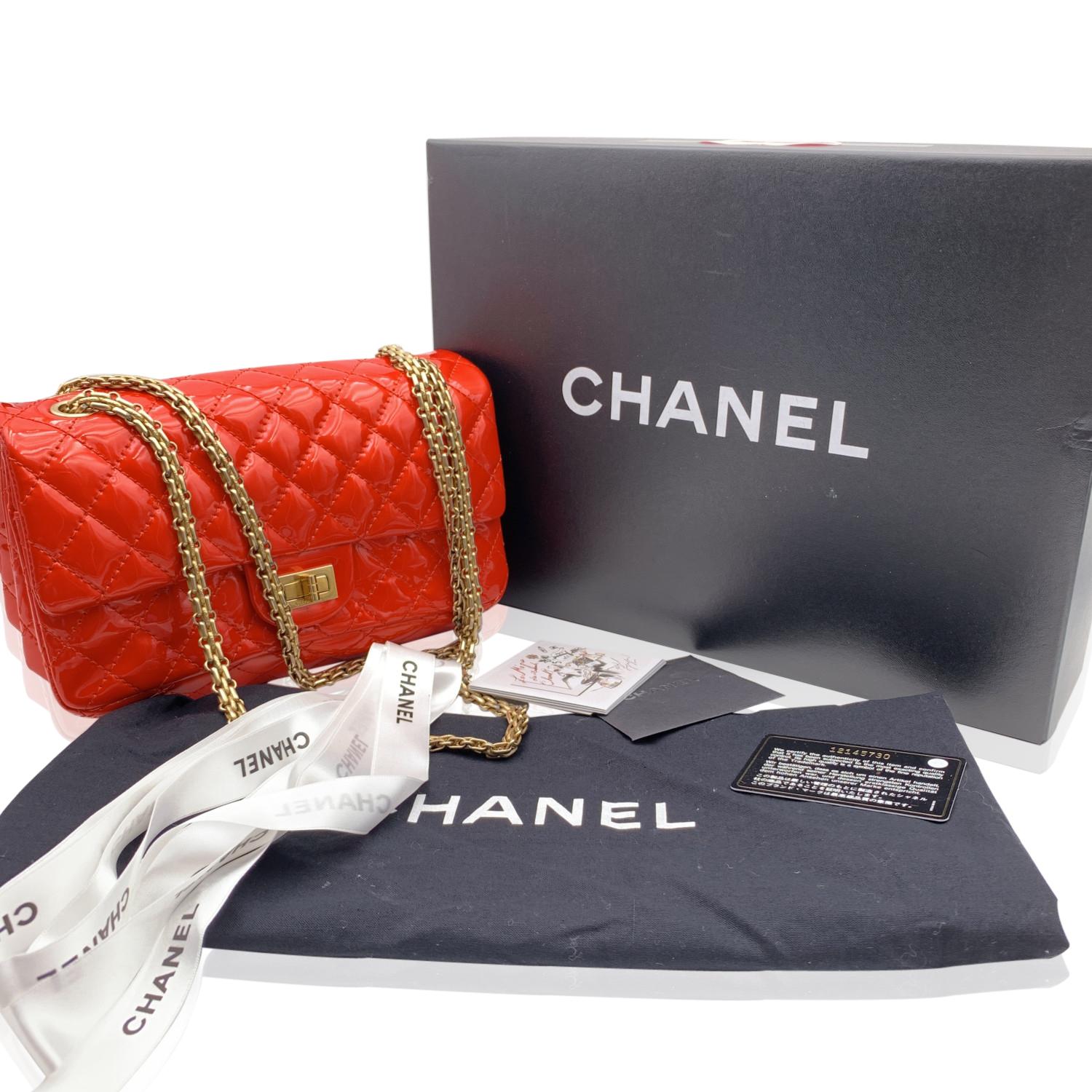 Chanel Red Quilted Patent Leather 2.55 Reissue Accordion Flap Bag In Excellent Condition In Rome, Rome