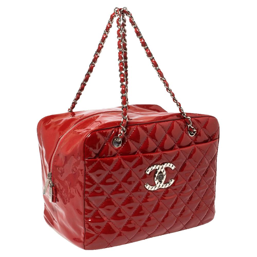 Chanel Red Quilted Patent Leather CC Bowler Bag In Good Condition In Dubai, Al Qouz 2