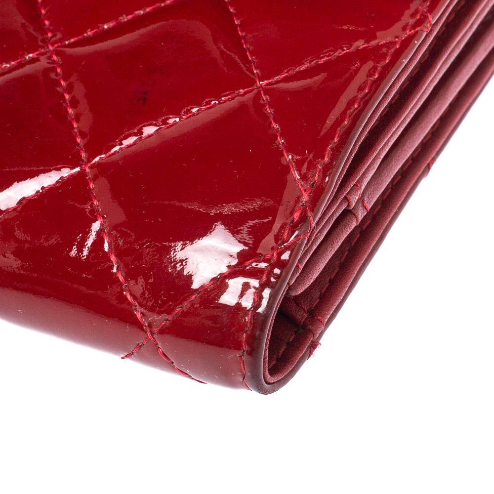 Women's Chanel Red Quilted Patent Leather CC Brilliant Wallet