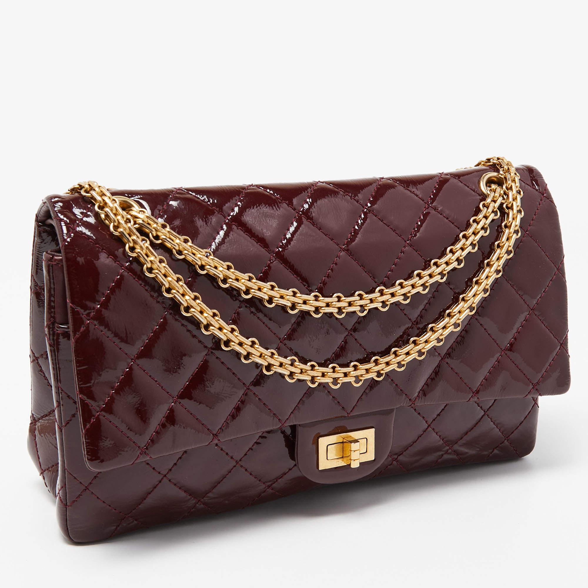 Chanel Red Quilted Patent Leather Classic 226 Reissue 2.55 Flap Bag In Good Condition In Dubai, Al Qouz 2
