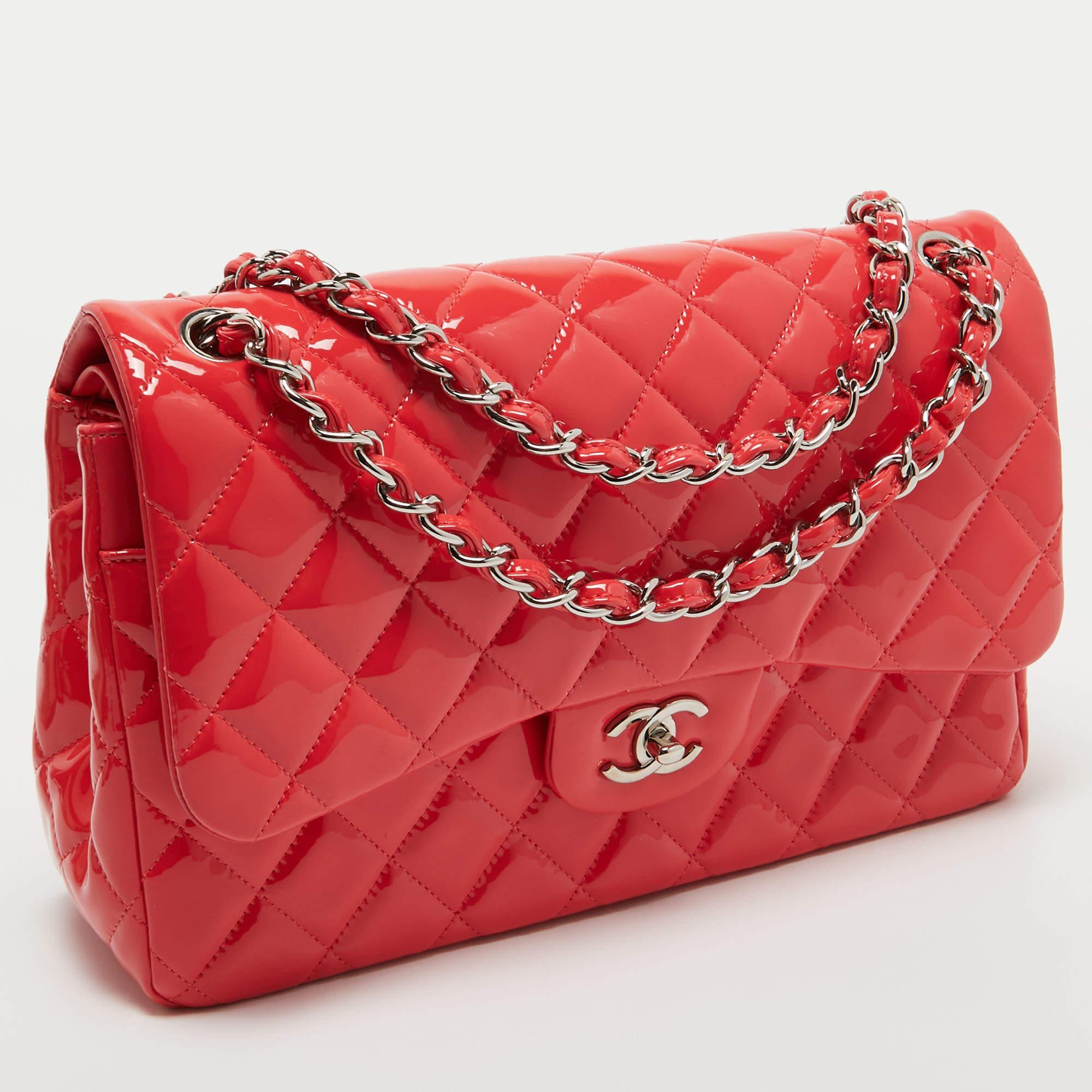 Chanel Red Quilted Patent Leather Jumbo Classic Double Flap Bag In Excellent Condition In Dubai, Al Qouz 2