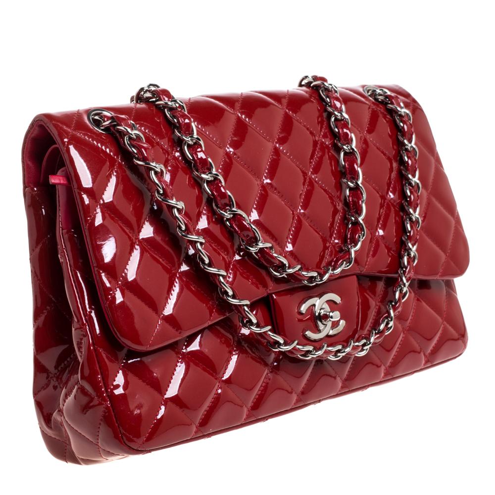 Chanel Red Quilted Patent Leather Jumbo Classic Double Flap Bag In Good Condition In Dubai, Al Qouz 2
