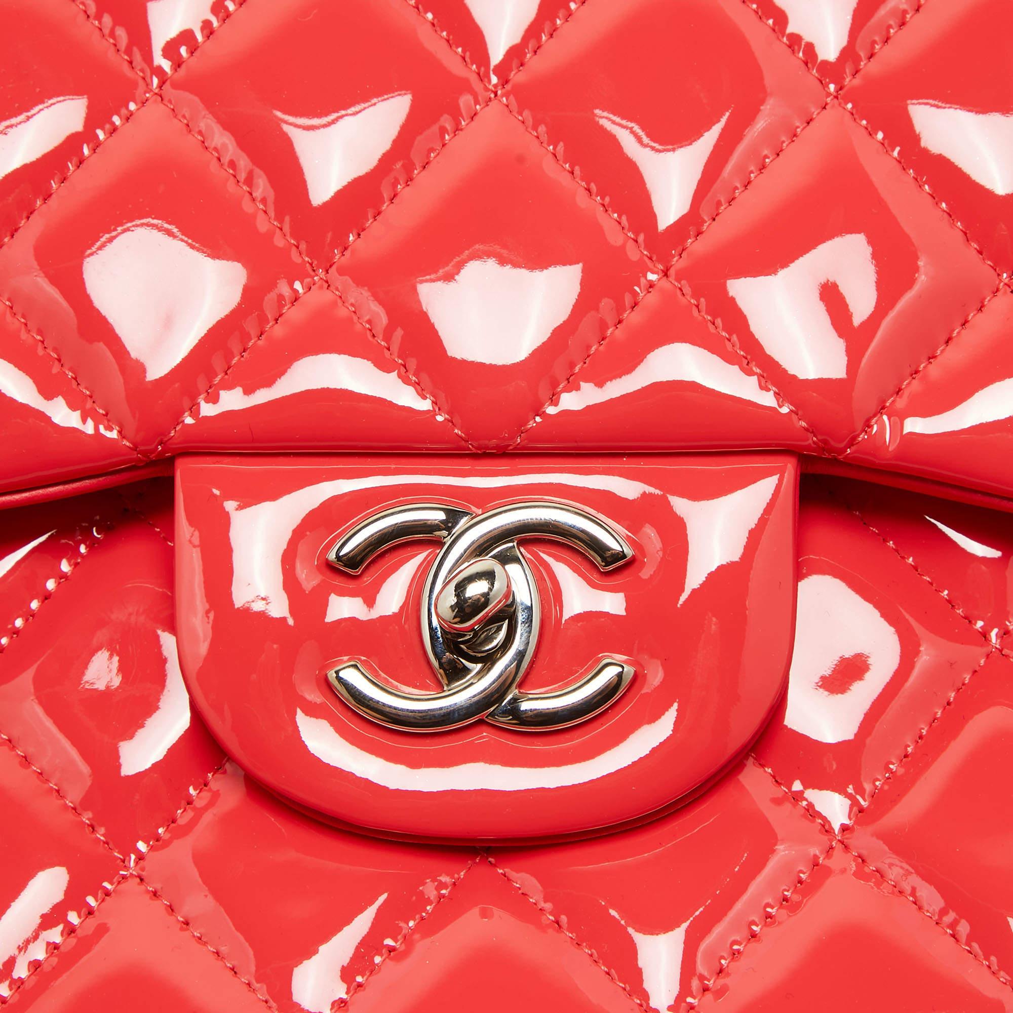 Chanel Red Quilted Patent Leather Jumbo Classic Double Flap Bag For Sale 3
