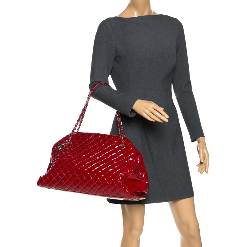 Chanel Rot Gestepptes Lackleder Große Just Mademoiselle Bowler Tasche im Zustand „Gut“ in Dubai, Al Qouz 2