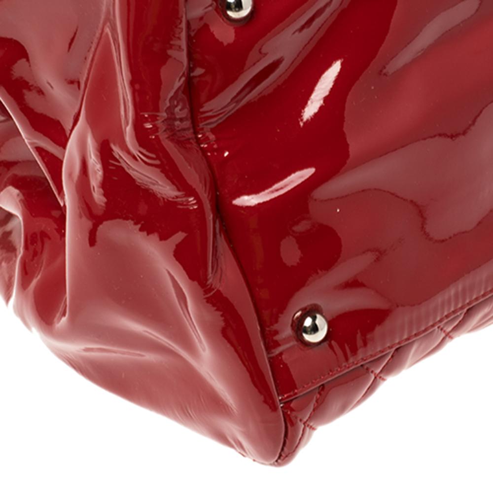 Chanel Red Quilted Patent Leather Large Just Mademoiselle Bowler Bag In Good Condition In Dubai, Al Qouz 2