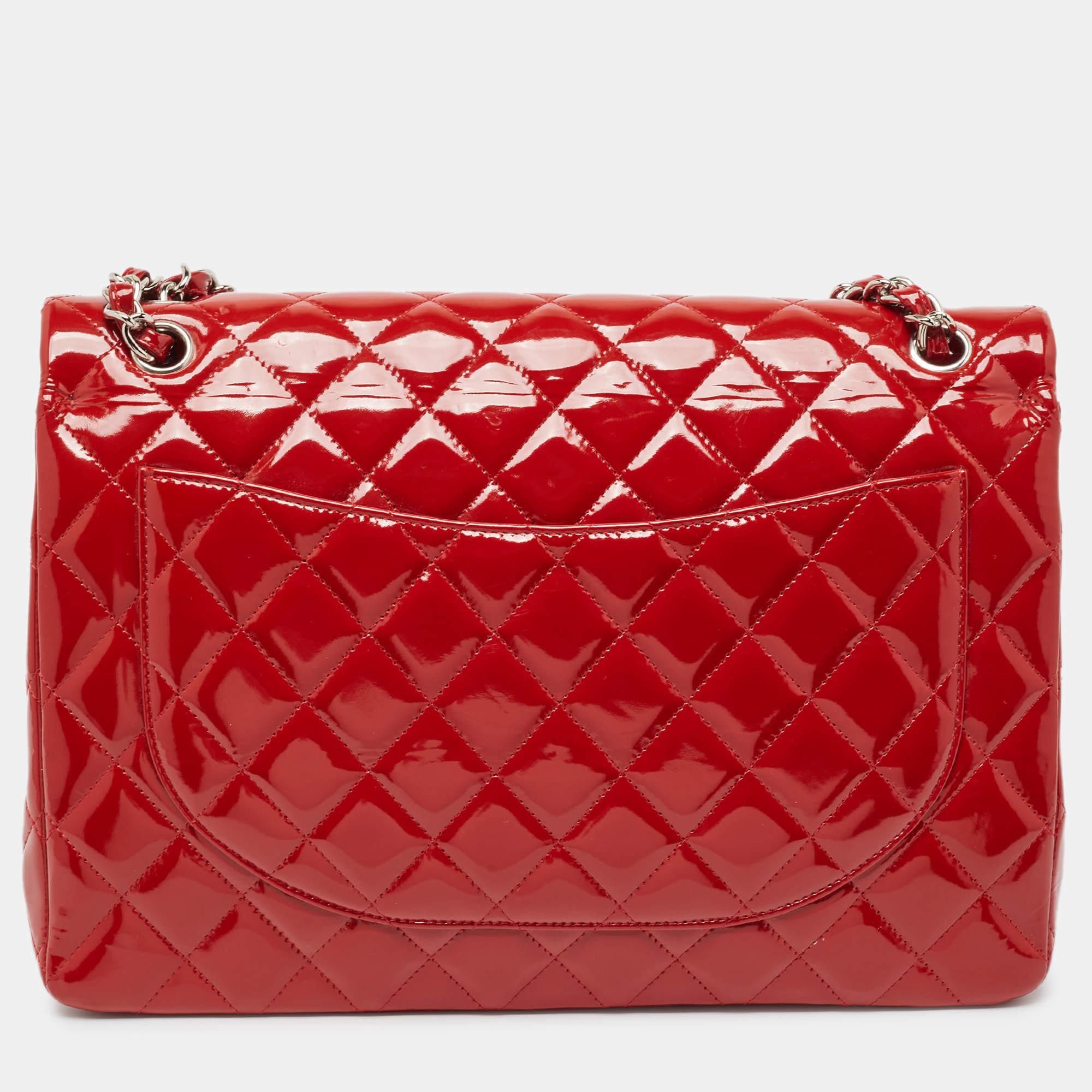 Women's Chanel Red Quilted Patent Leather Maxi Classic Double Flap Bag For Sale