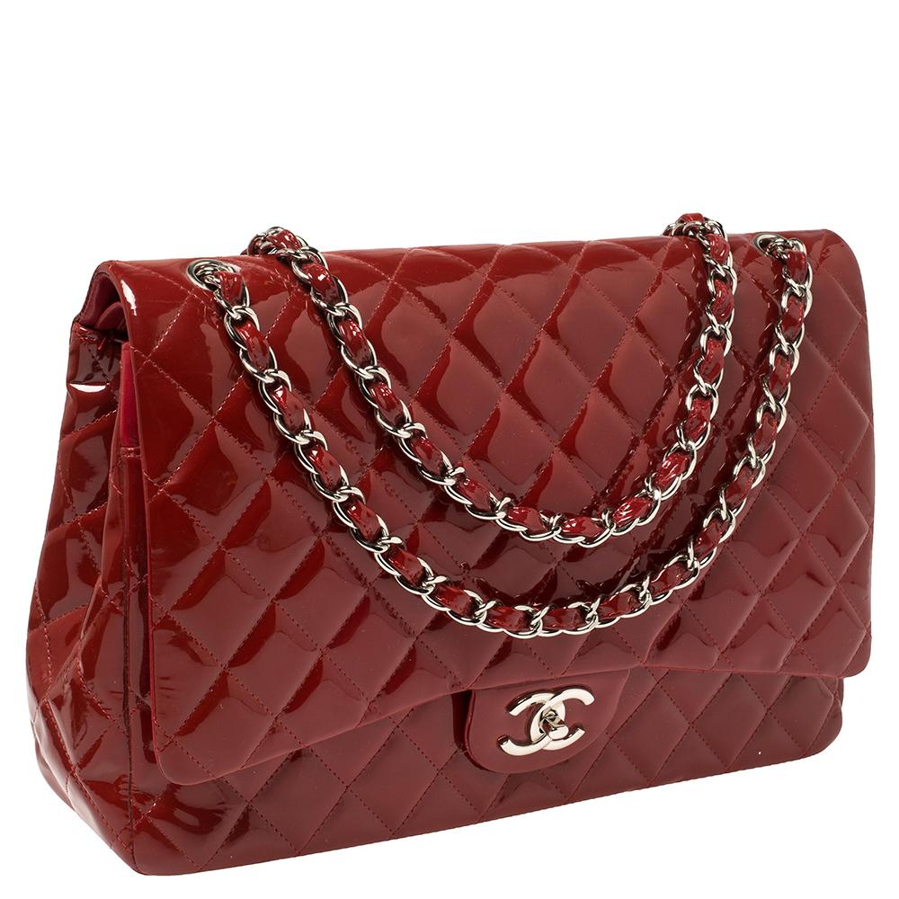 Chanel Red Quilted Patent Leather Maxi Classic Double Flap Bag In Good Condition In Dubai, Al Qouz 2