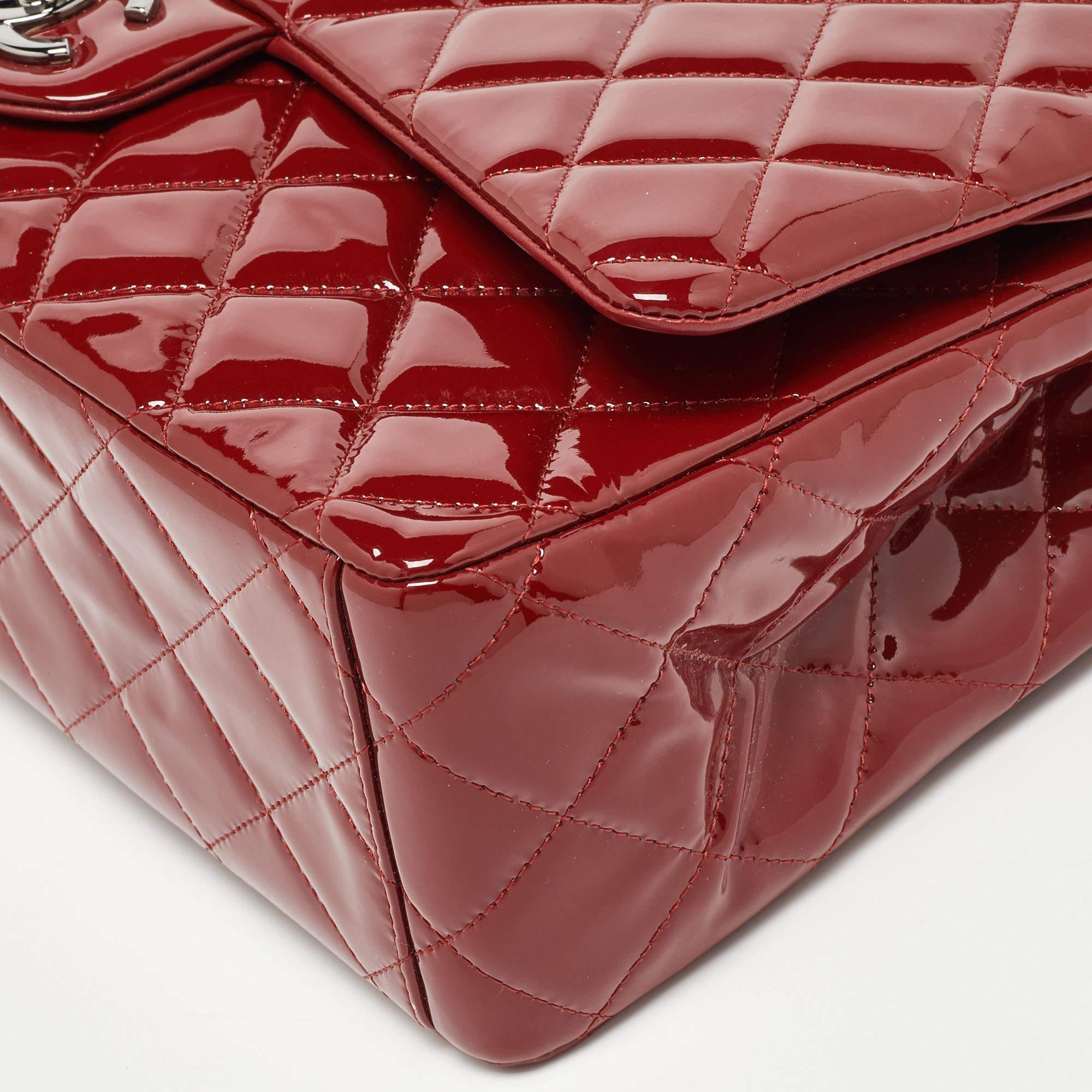 Chanel Red Quilted Patent Leather Maxi Classic Double Flap Bag For Sale 2
