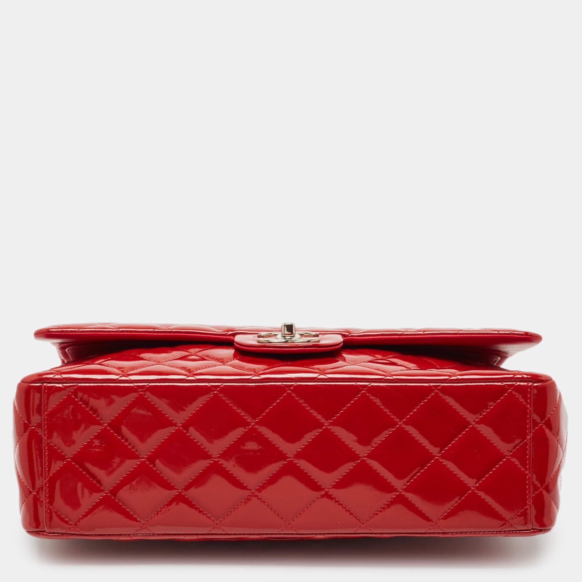 Chanel Red Quilted Patent Leather Maxi Classic Double Flap Bag For Sale 3