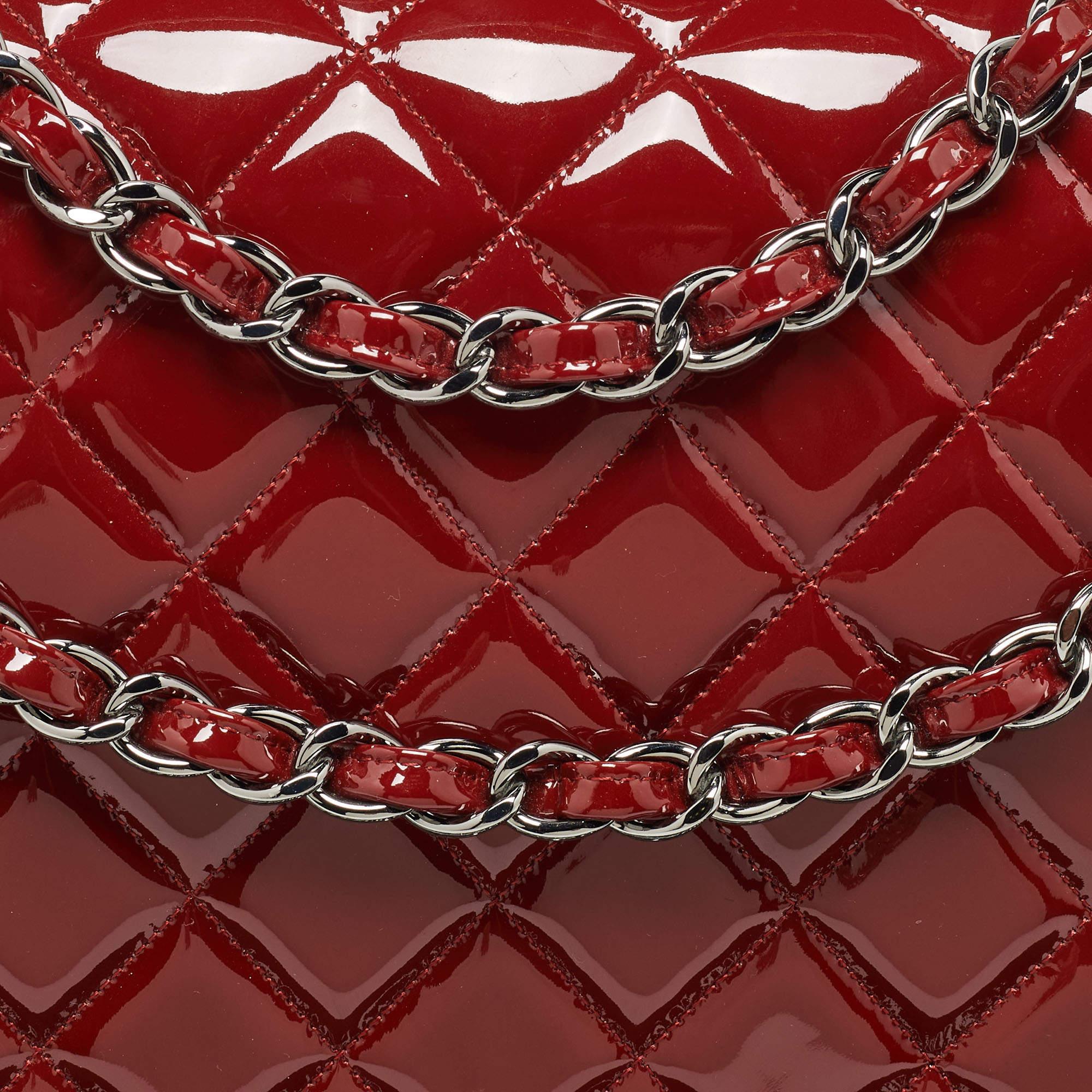 Chanel Red Quilted Patent Leather Maxi Classic Double Flap Bag For Sale 5