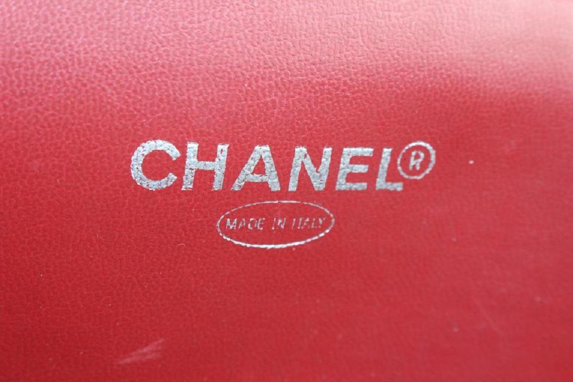 Chanel Vanity Case Fourre-tout rouge matelassé avec sangle 860902 Pour femmes en vente