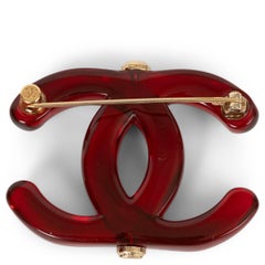 CHANEL red resin 22K LARGE CC Brooch