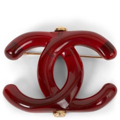 CHANEL red resin 22K LARGE CC Brooch