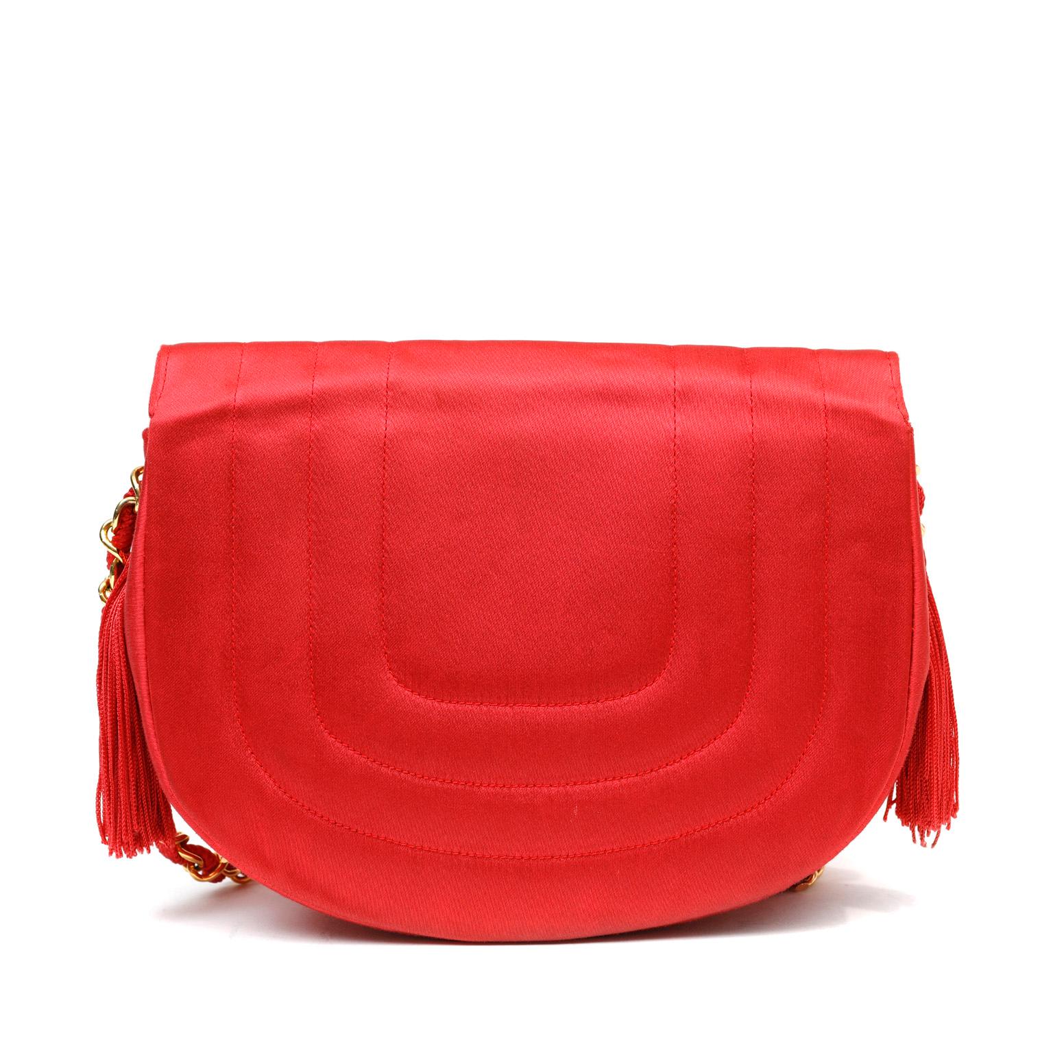 Chanel Red Satin Vintage Evening Bag In Good Condition For Sale In Palm Beach, FL