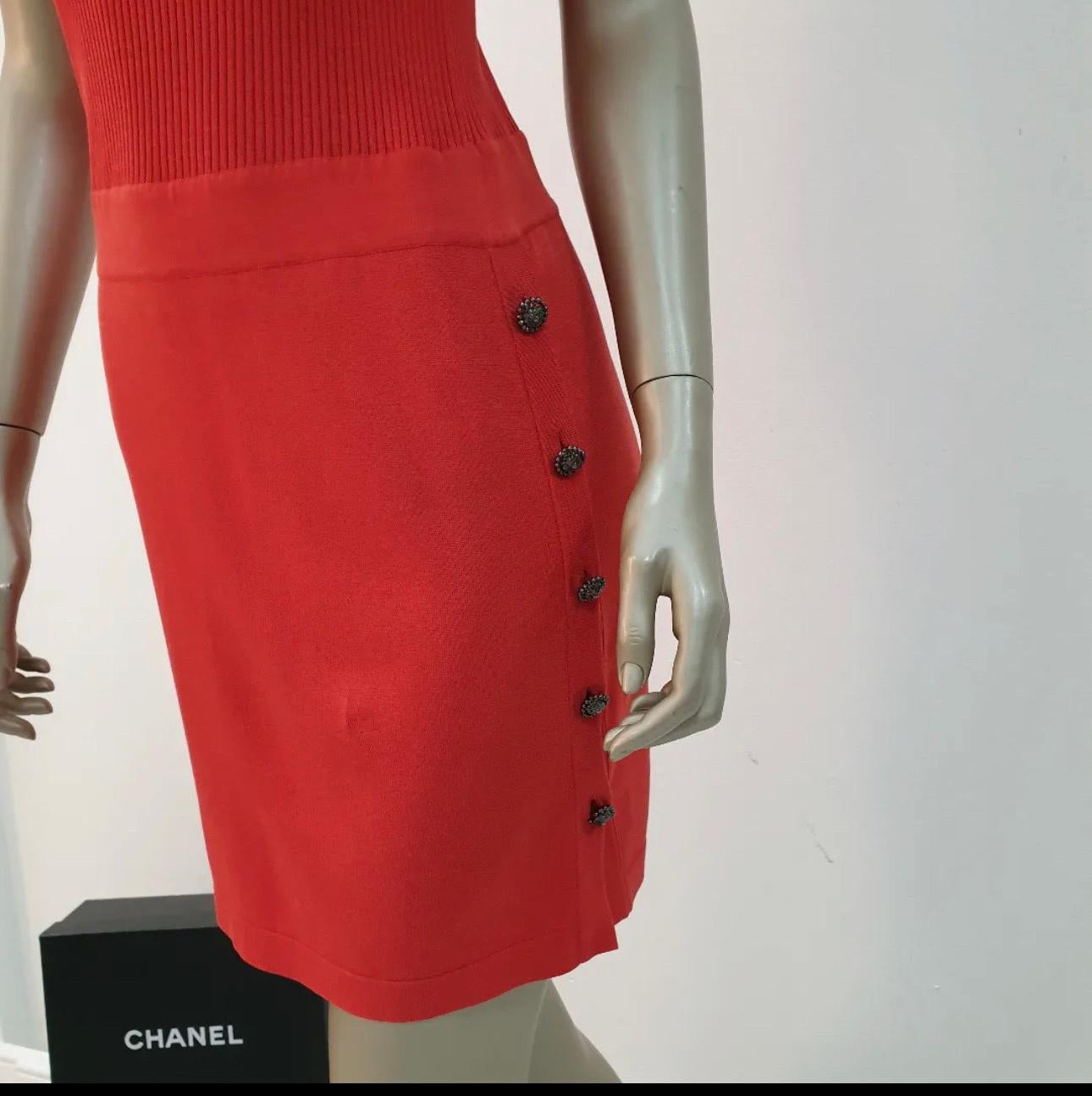 CHANEL Red Short Sleeve Dress In Good Condition For Sale In Krakow, PL