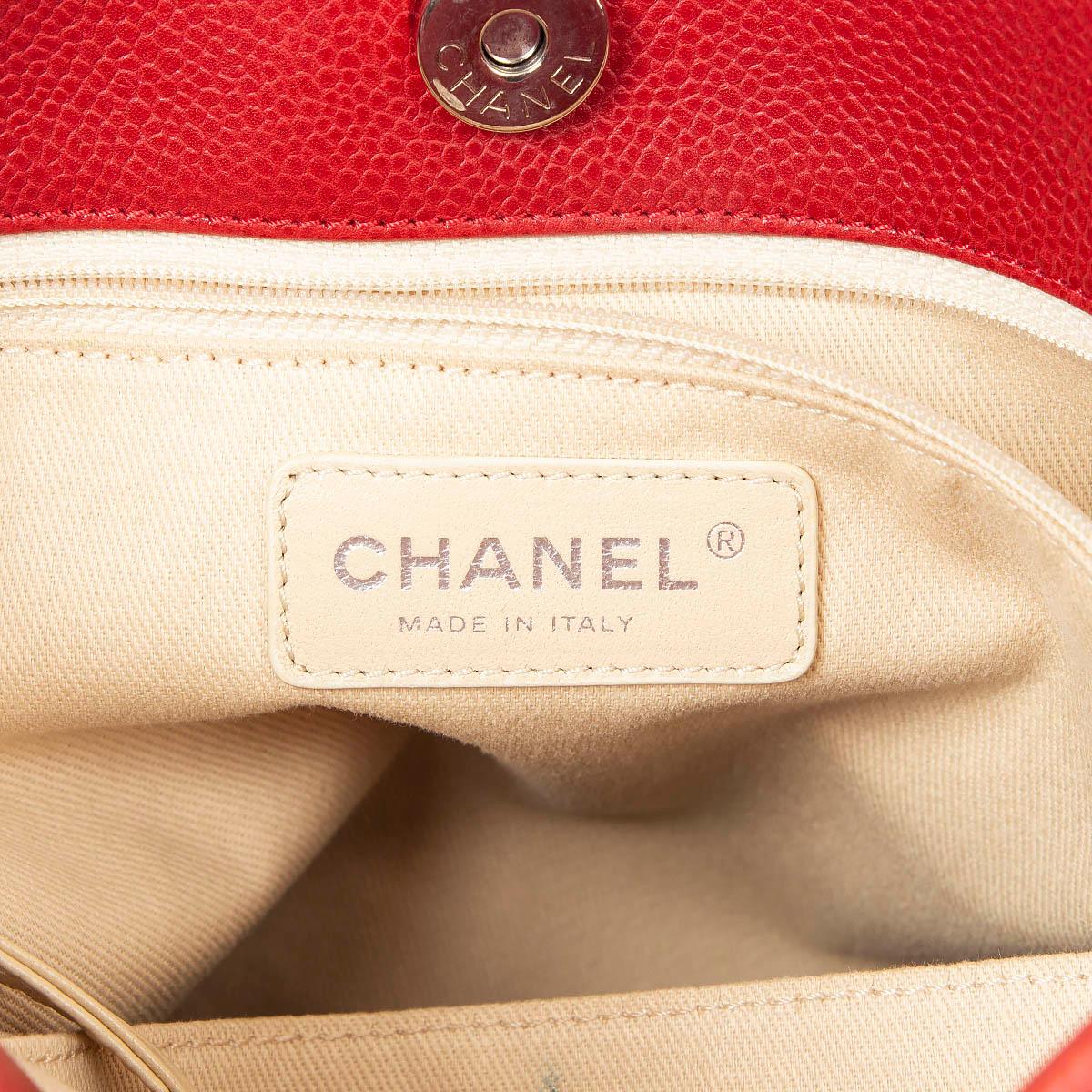 CHANEL - Sac en cuir souple rouge « Caviar » TIMELESS POCKET NORTH SOUTH TOTE 3