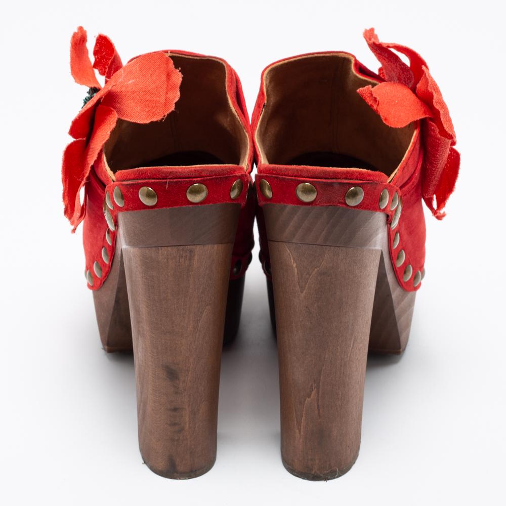 red chanel clogs