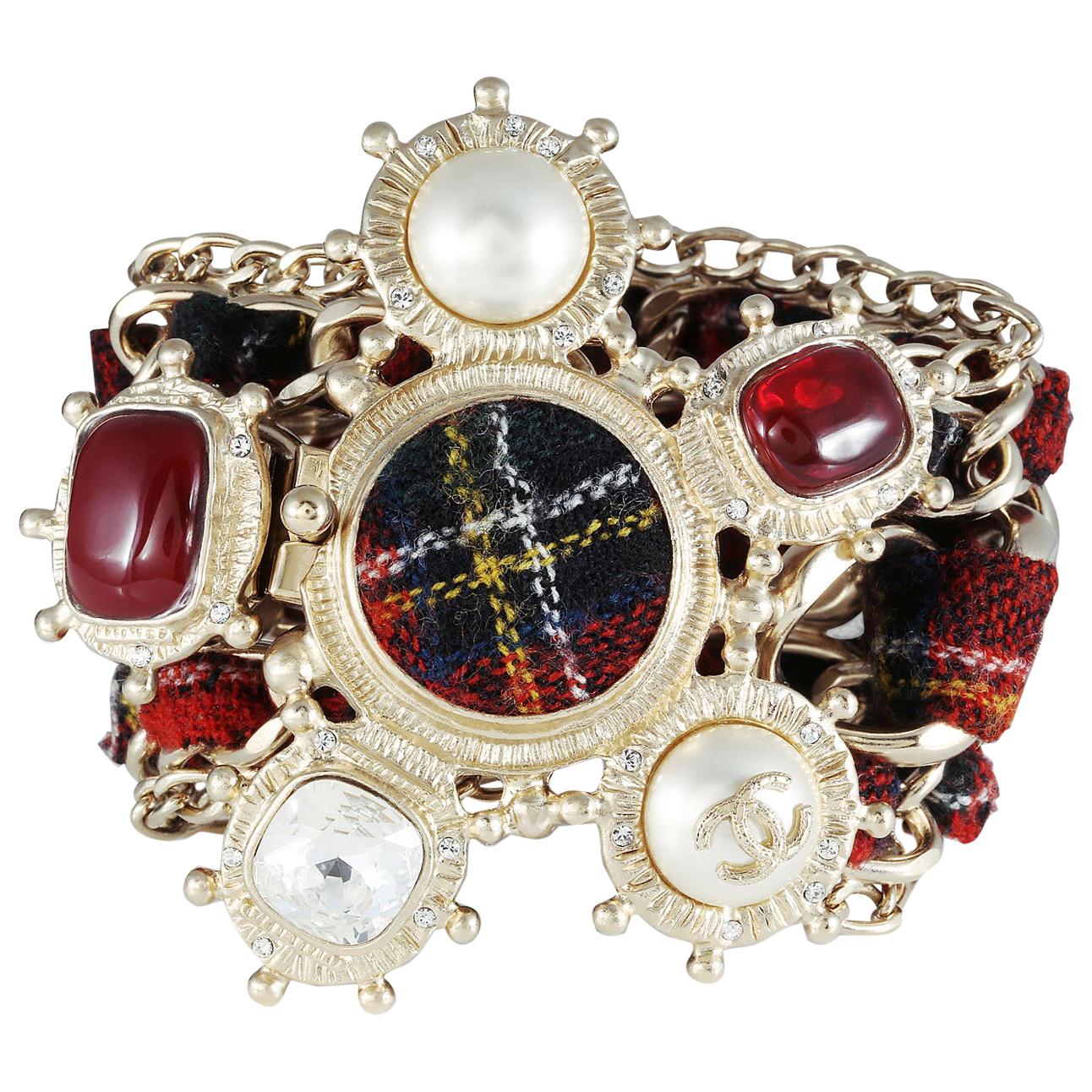 Polsino impreziosito con tartan rosso di Chanel in vendita