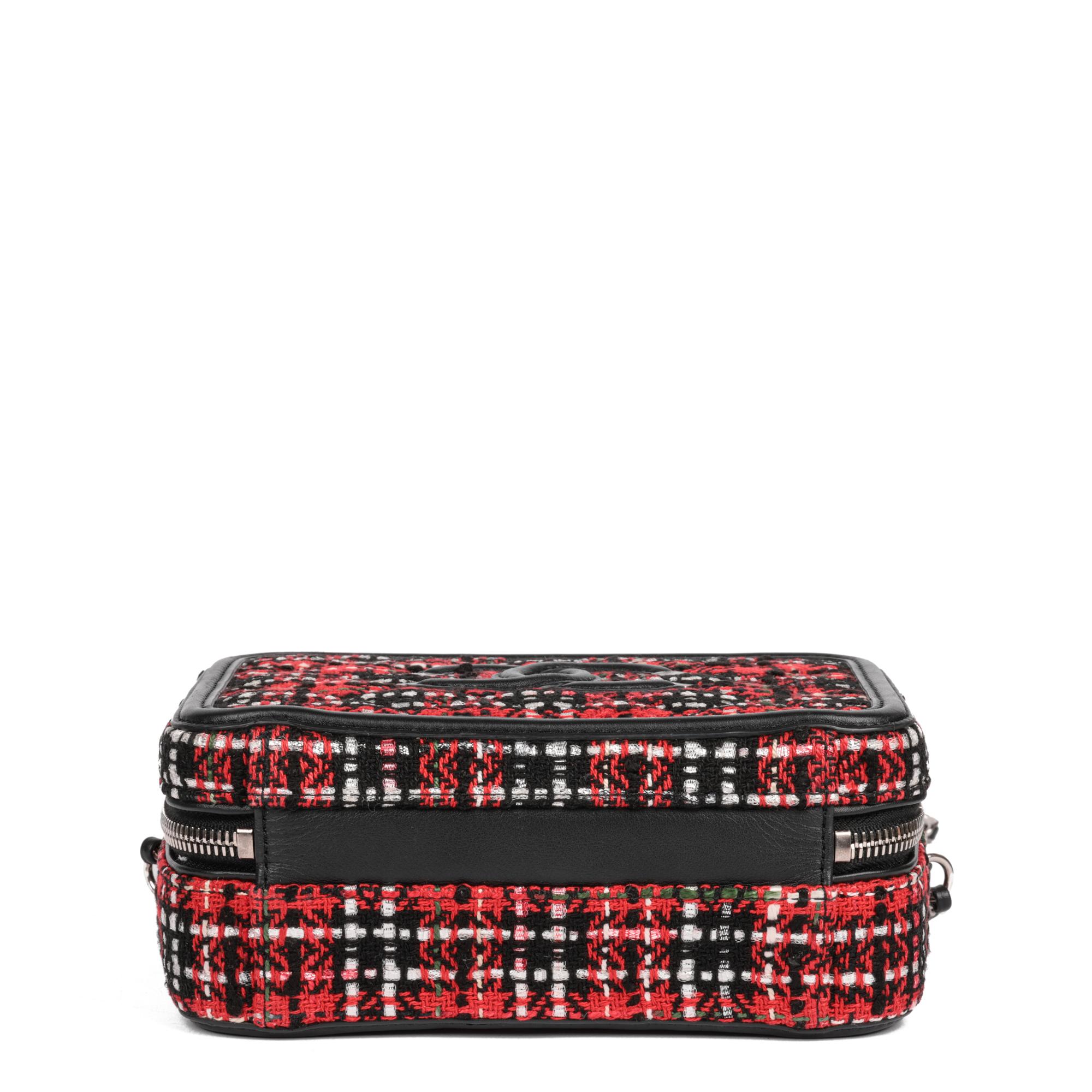 Donna CHANEL Red Tweed & Black Lambskin Leather Small Filigree Vanity Case in vendita