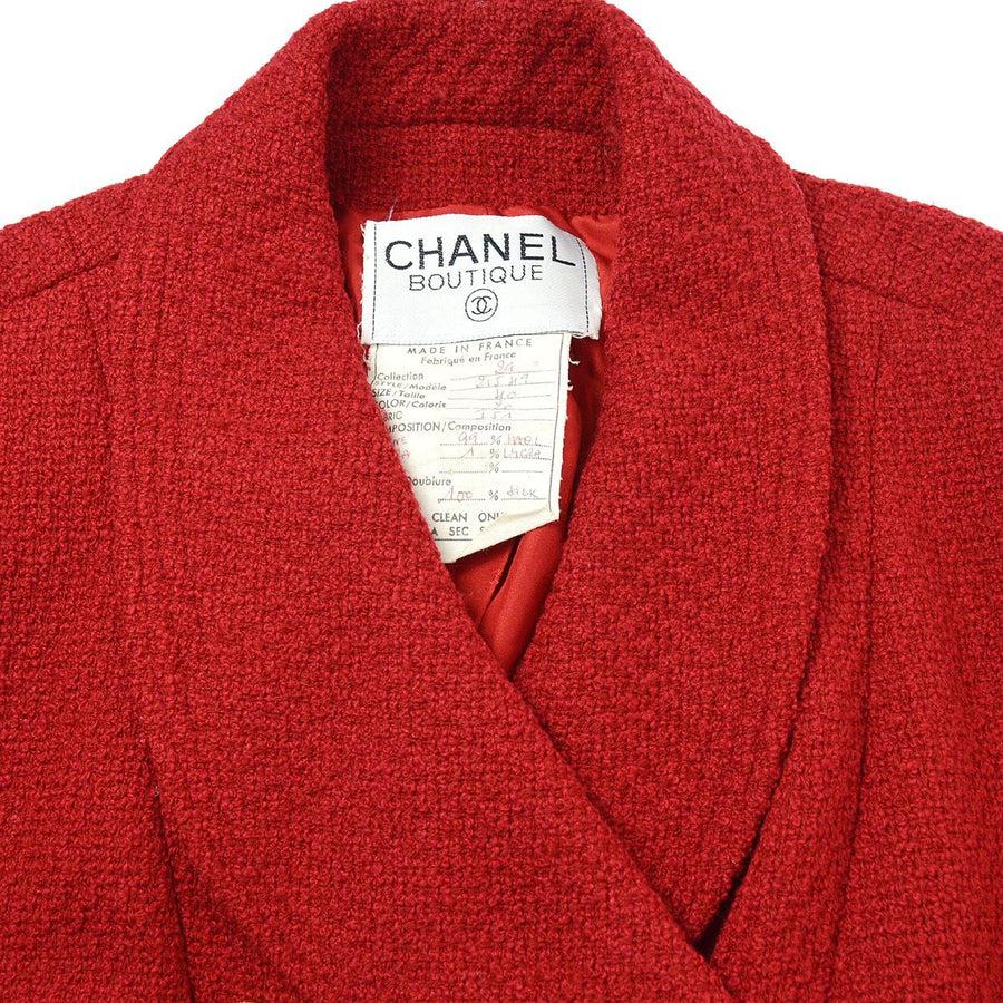 CHANEL Rote Tweed-Blazerjacke 'CHANEL' mit schwarzem Logo im Angebot 1