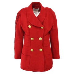 CHANEL Rote Tweed-Blazerjacke 'CHANEL' mit schwarzem Logo