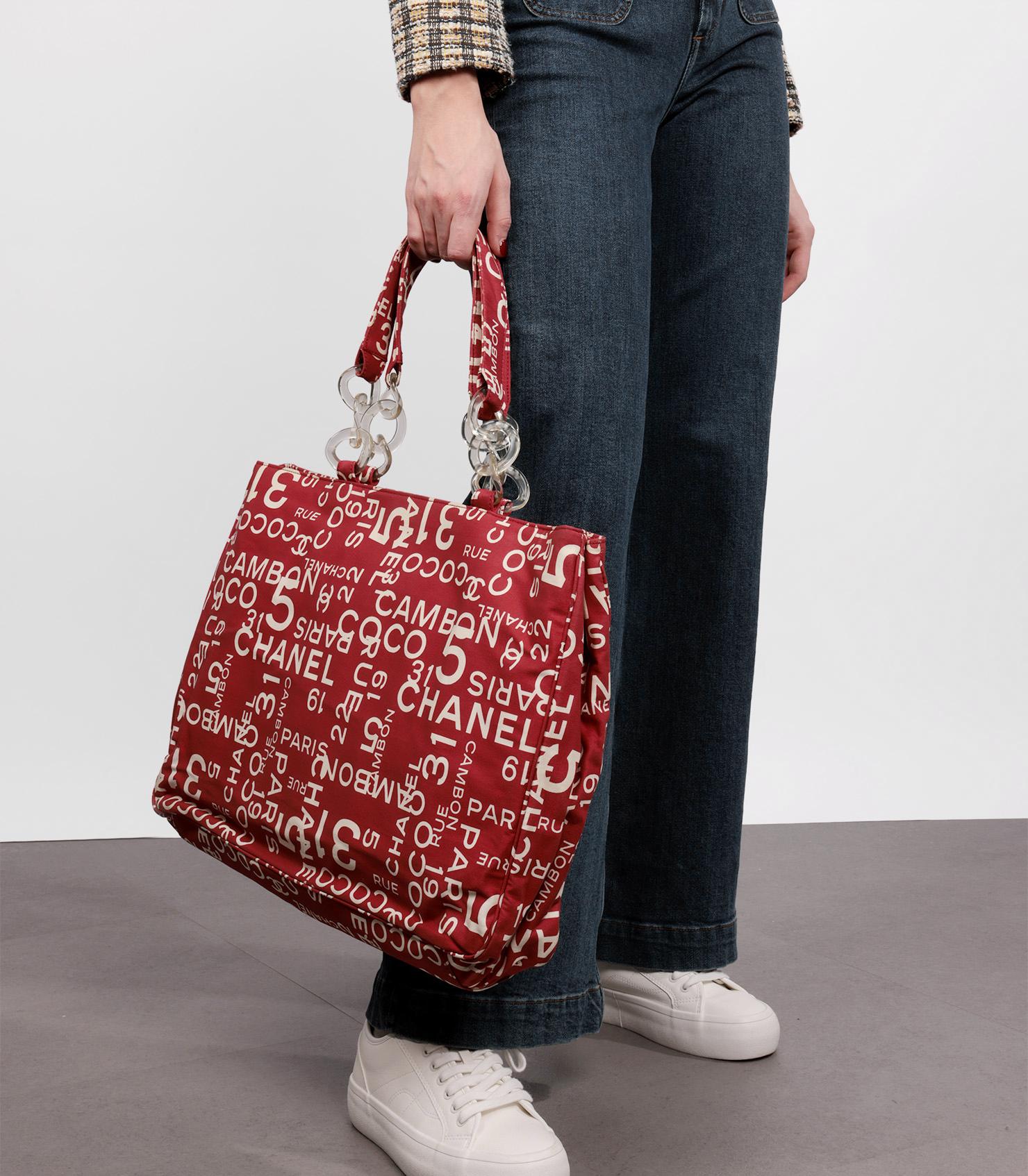 Chanel Red & White Patterned Canvas Vintage 31 Rue Cambon Beach Tote

Brand- Chanel
Model- 31 Rue Cambon Beach Tote
Product Type- Tote
Serial Number- 74*****
Age- Circa 2002
Accompanied By- Chanel Dust Bag, Interior Phone Case
Colour- Red
Hardware-