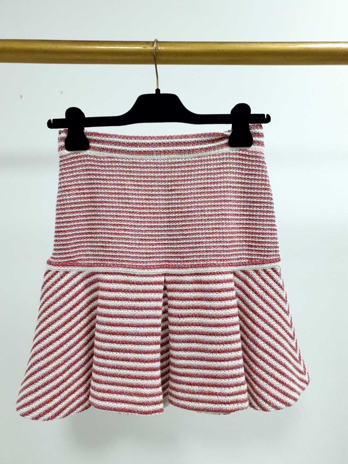 Chanel Red White Striped Knitted Flare Mini Skirt In Excellent Condition For Sale In Krakow, PL