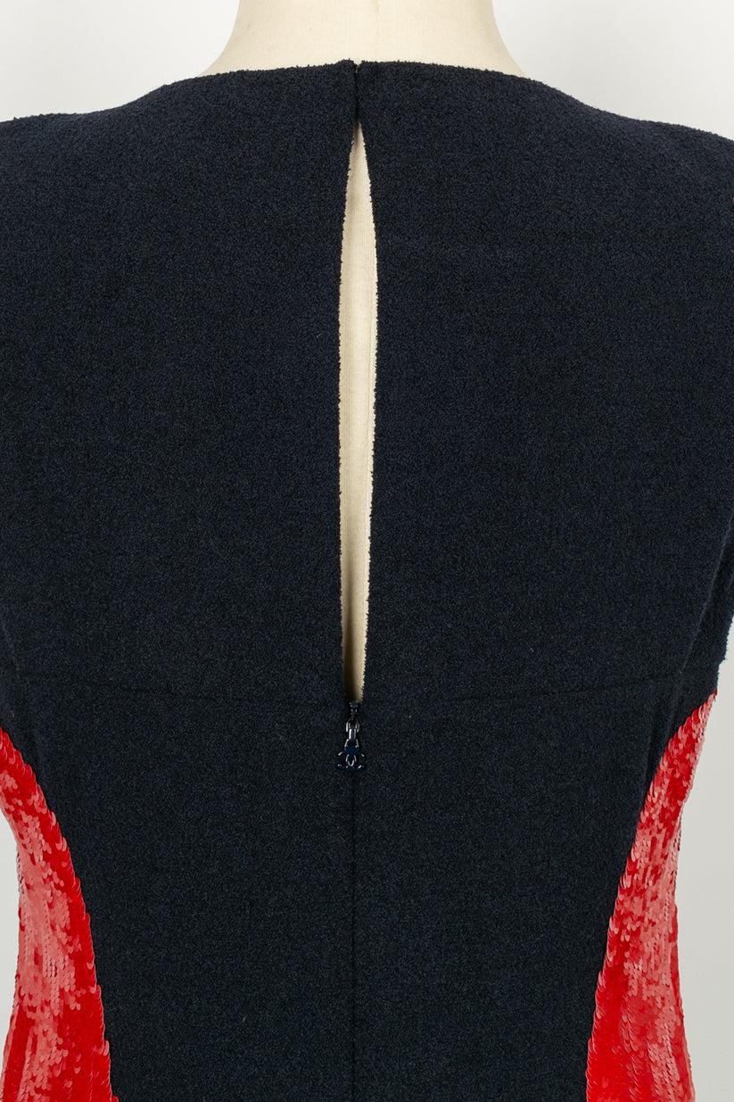 Robe Chanel rouge en laine et paillettes en vente 2
