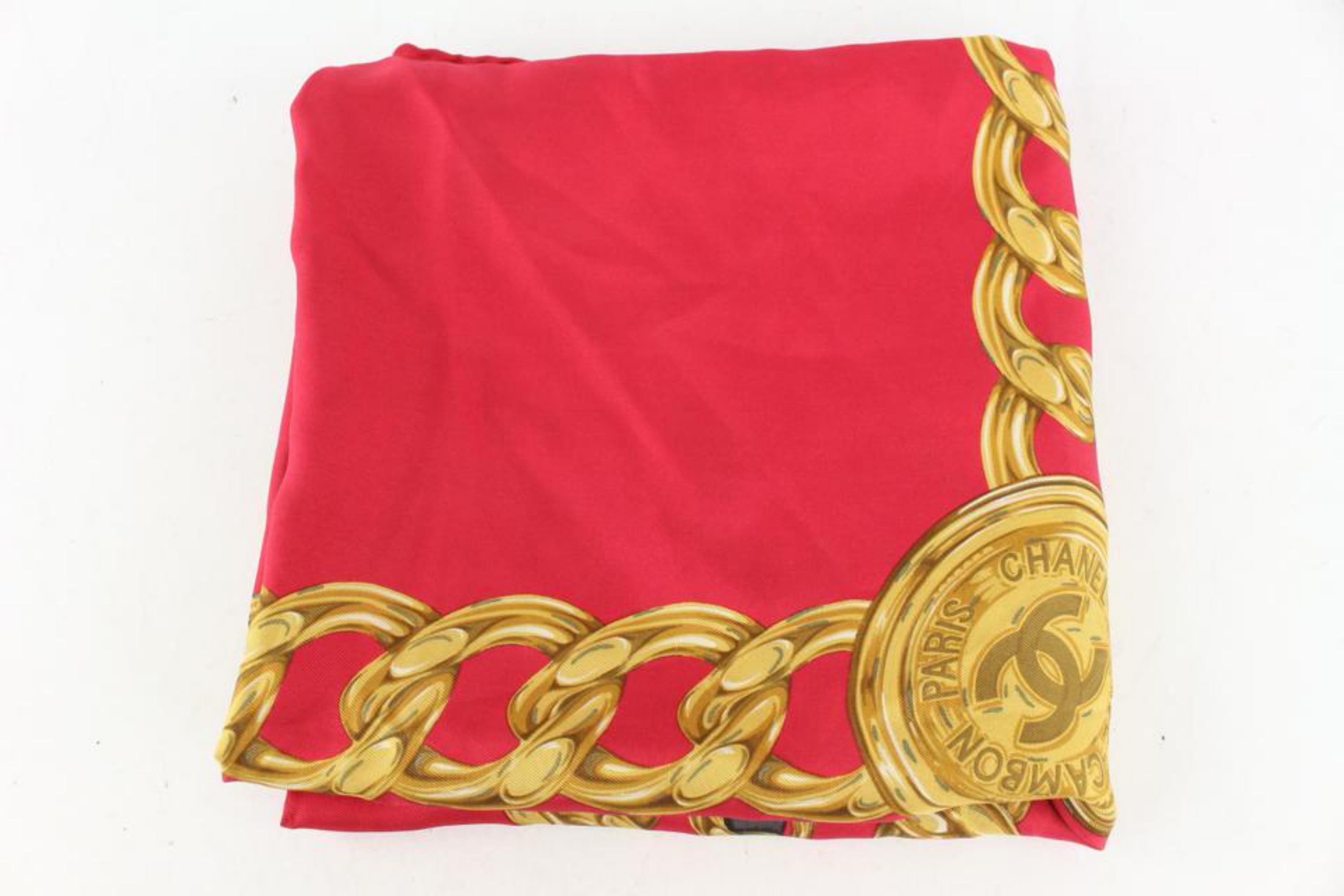 Chanel Red x Black x Gold Chain CC Belt Silk Scarf 112c29 In Good Condition For Sale In Dix hills, NY