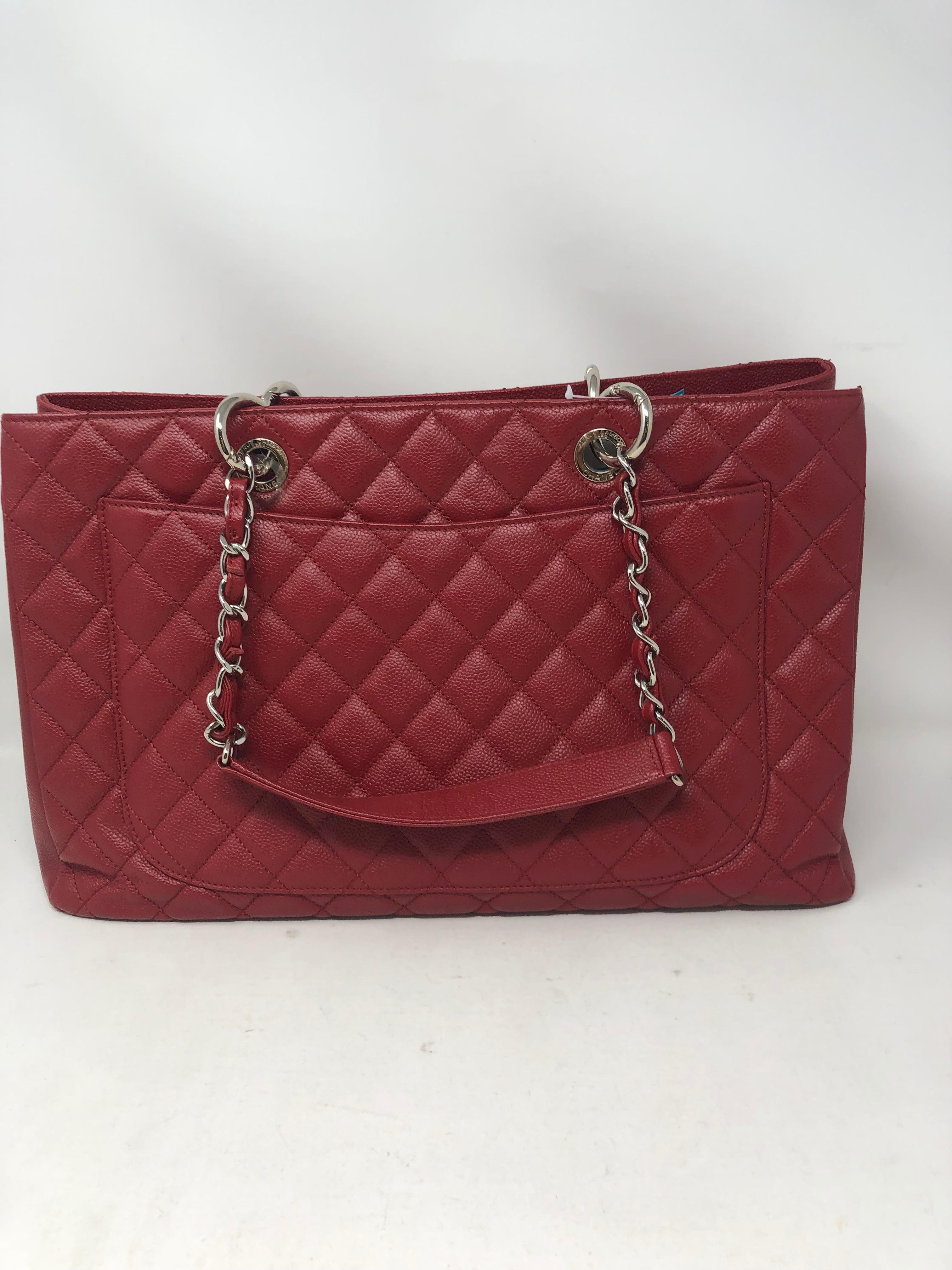 Chanel Red XL GST Caviar Bag In Excellent Condition In Athens, GA