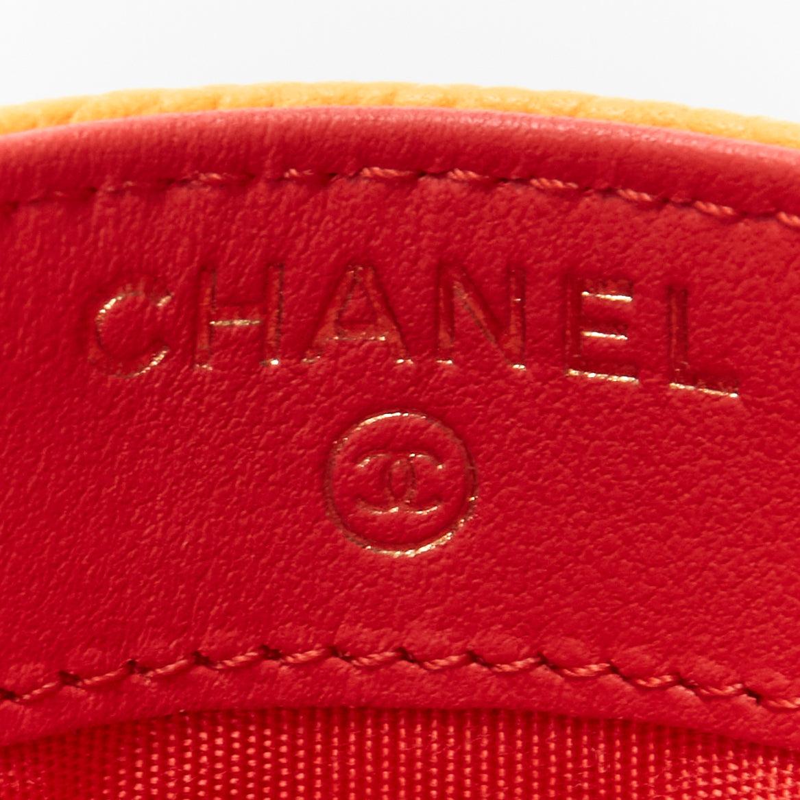 CHANEL red yellow green tricolor caviar leather filigree CC logo carhdolder For Sale 2