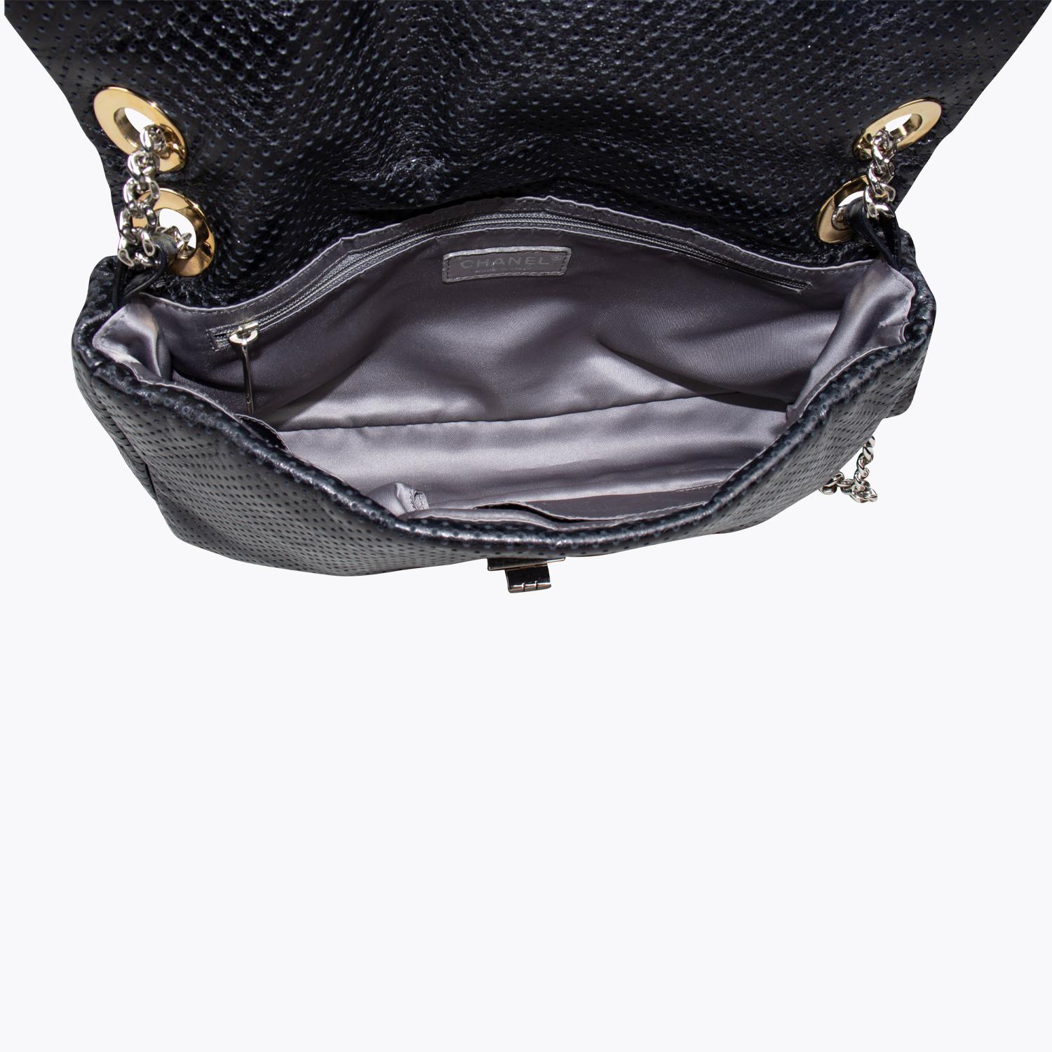 Chanel Reissue 2.55 226 Single Flap Bag 4