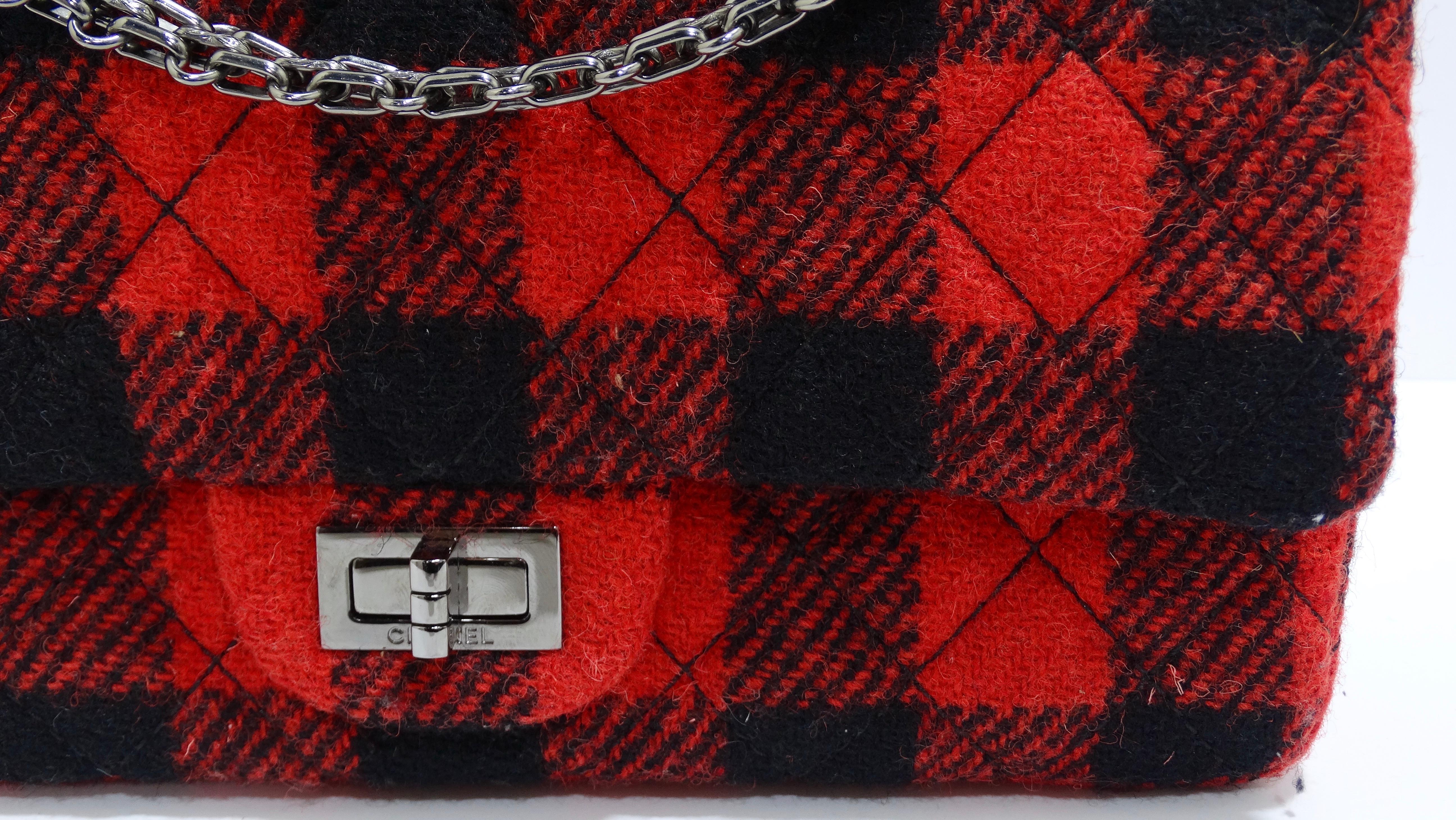Chanel - Sac à rabat 2.55 en tweed matelassé à carreaux, réédition Bon état - En vente à Scottsdale, AZ