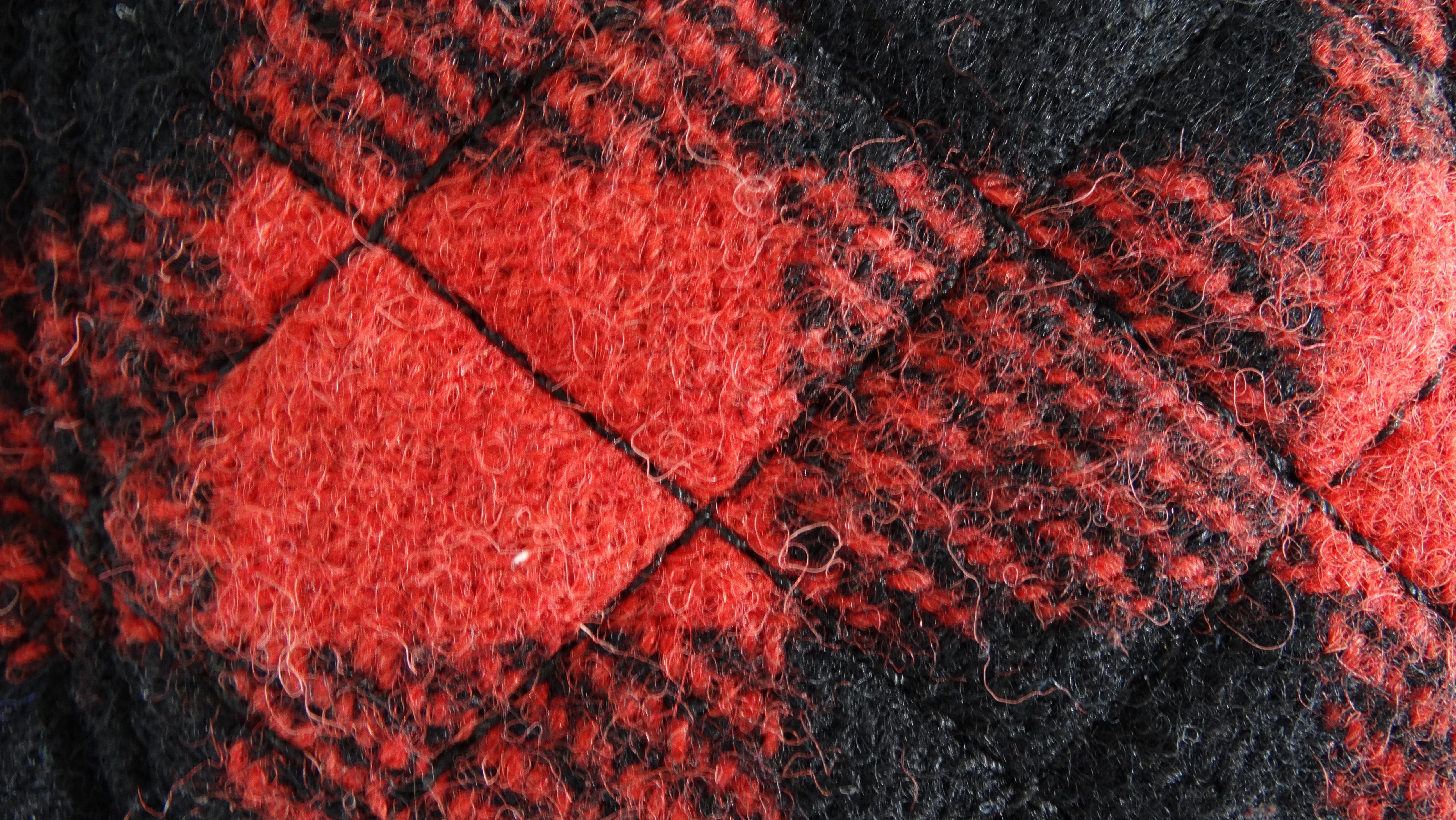 Chanel - Sac à rabat 2.55 en tweed matelassé à carreaux, réédition en vente 3