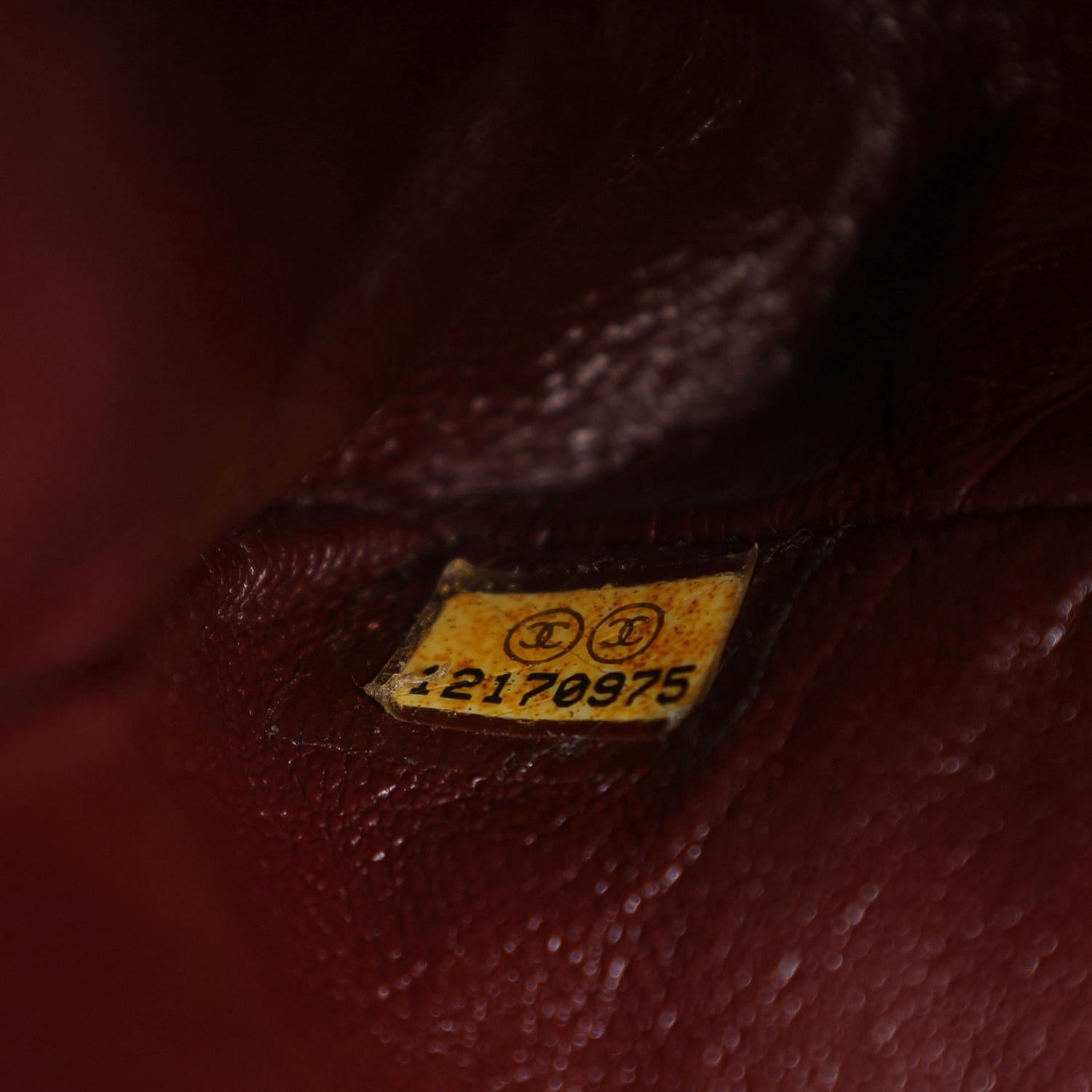 CHANEL Reissue 2.55 Klappentasche Gesteppt Gealtertes Kalbsleder Schwarz im Angebot 8