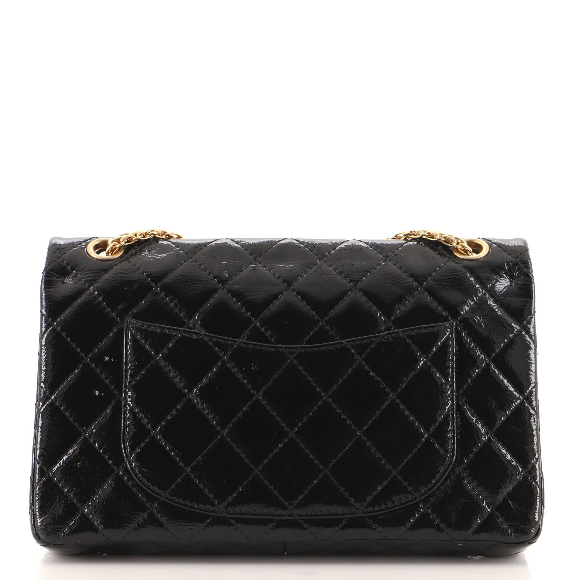 Chanel Reissue 2.55 Flap Bag Quilted Crinkled Patent 226 In Good Condition In NY, NY