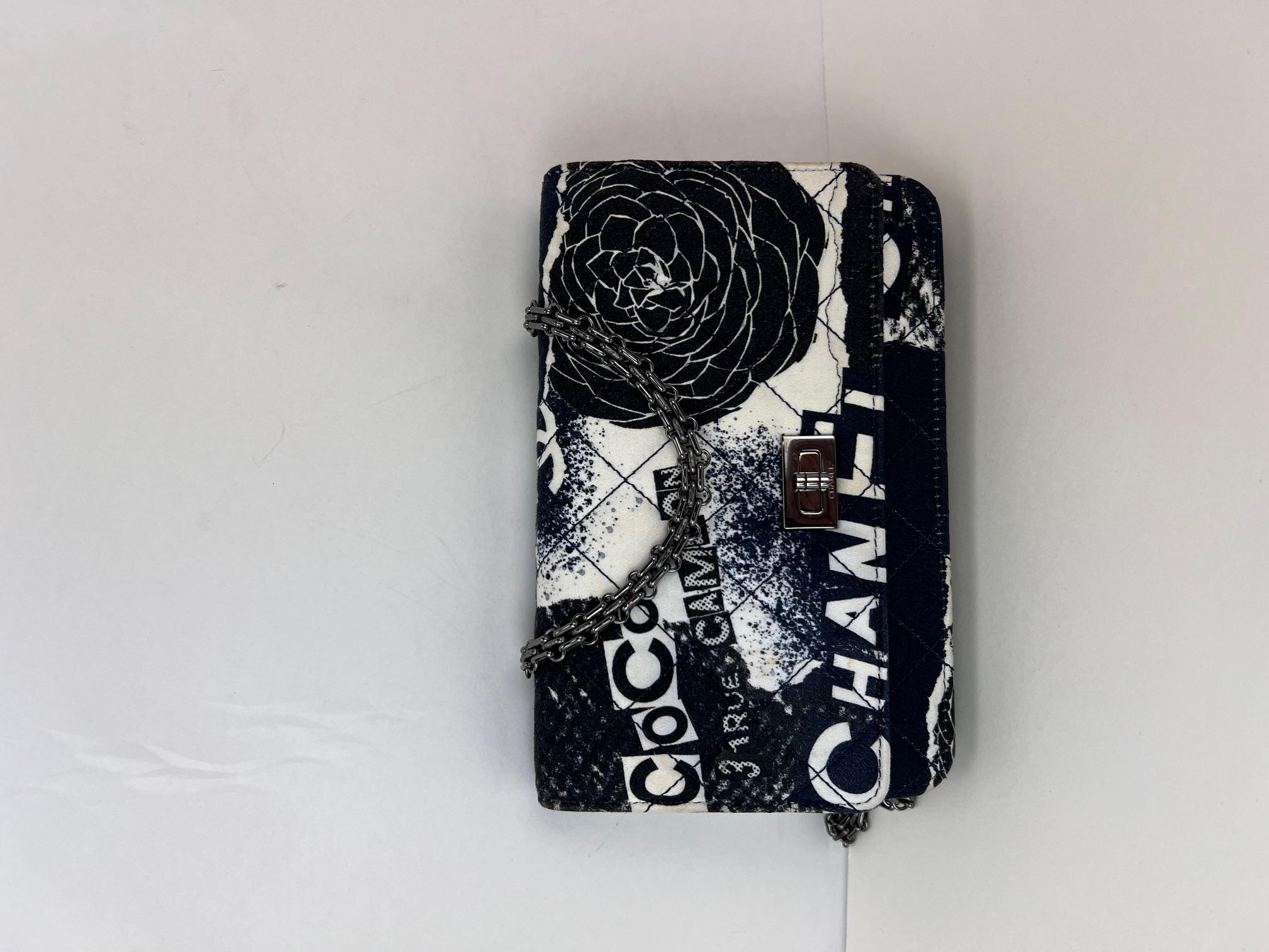 Chanel Reissue 2.55 Quilted Printed Canvas Limited Edition Wallet on a Chain Bag For Sale 11