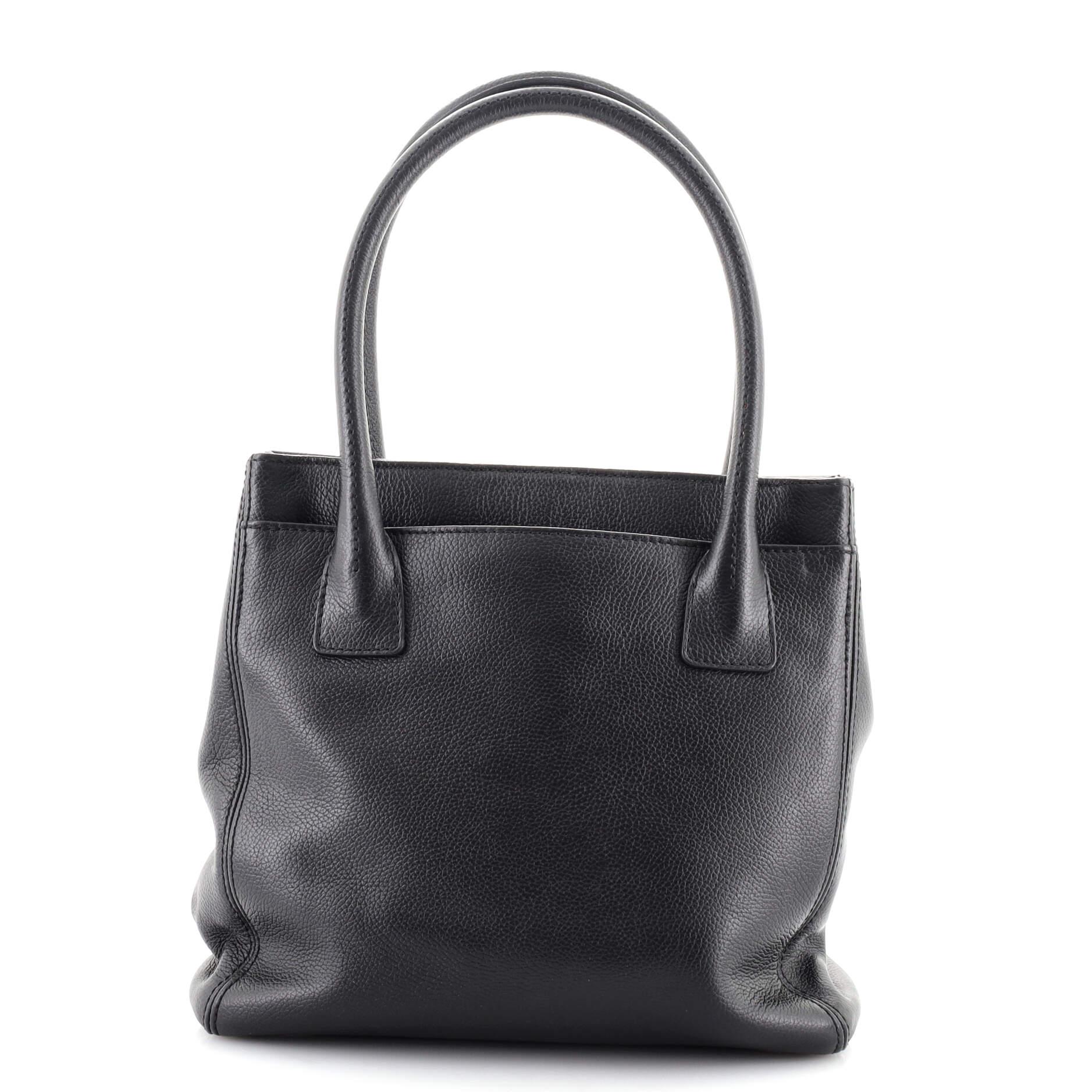 Chanel Reissue Cerf Executive Tote Calfskin Small In Good Condition In NY, NY