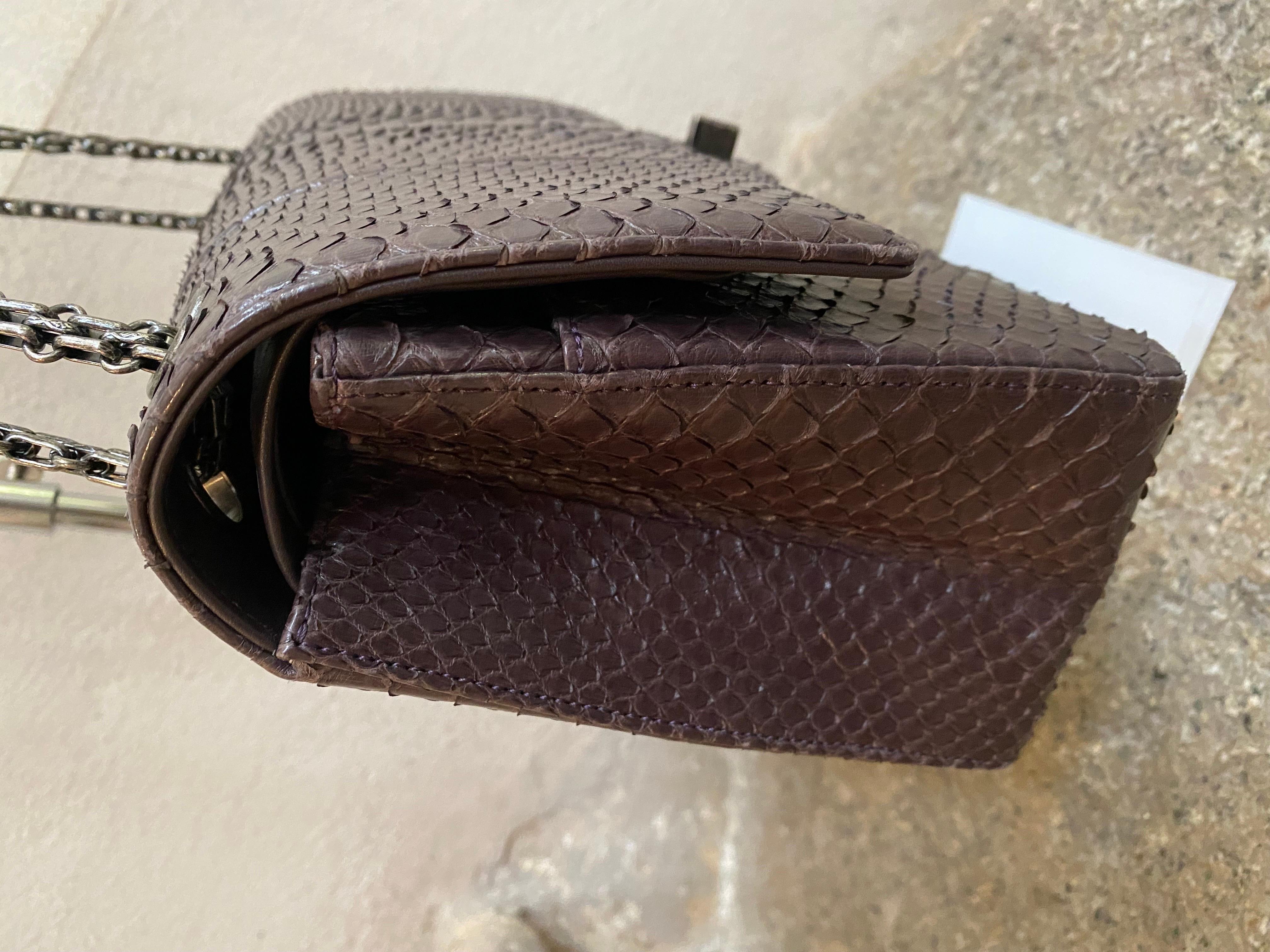 Chanel Reissue python bag In Excellent Condition In Carnate, IT
