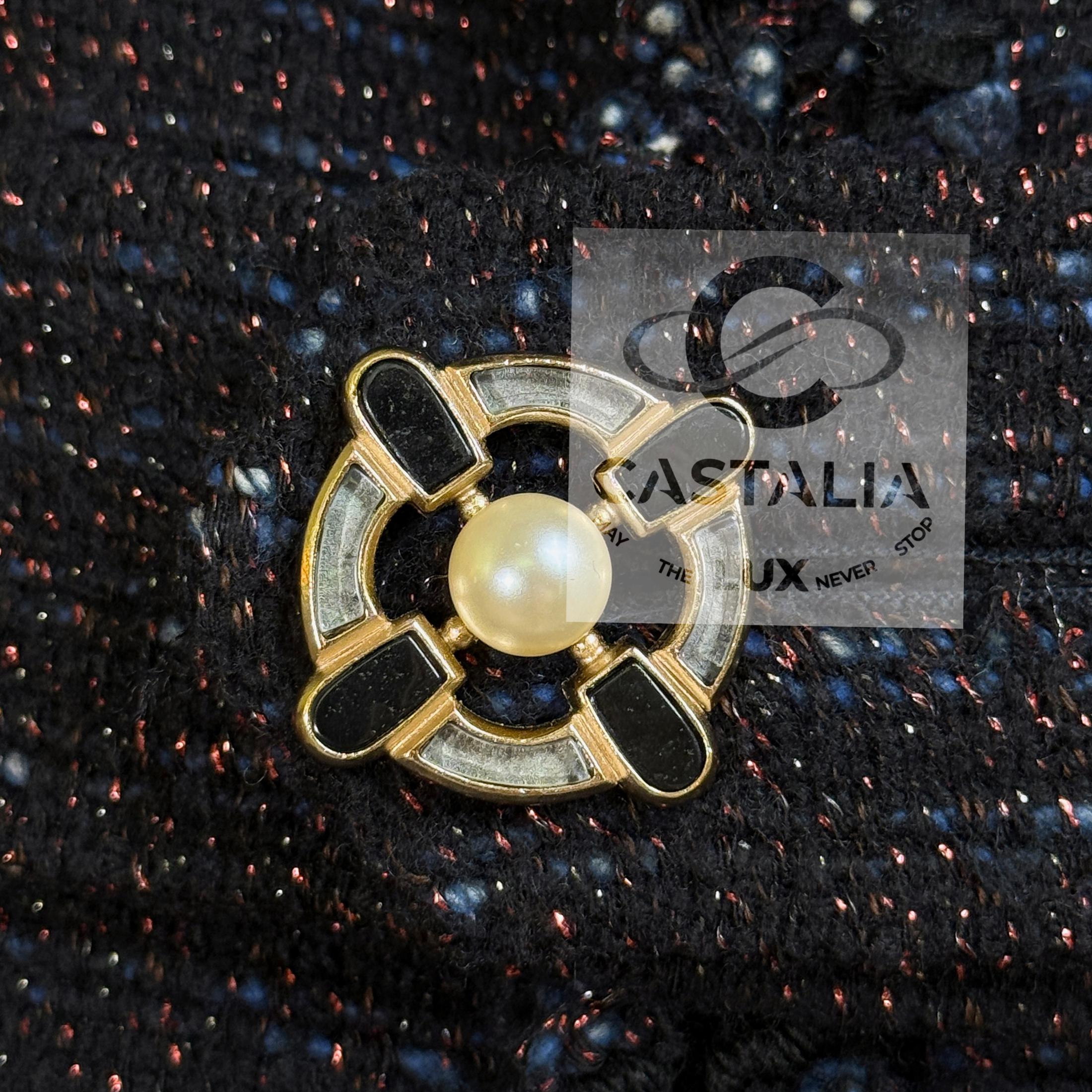 Chanel Relic Paris / MONACO Giacca in tweed nero 36 FR in vendita 3