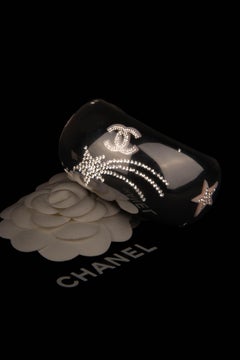 Pulsera de resina Chanel de Karl Lagerfeld Otoño 2004