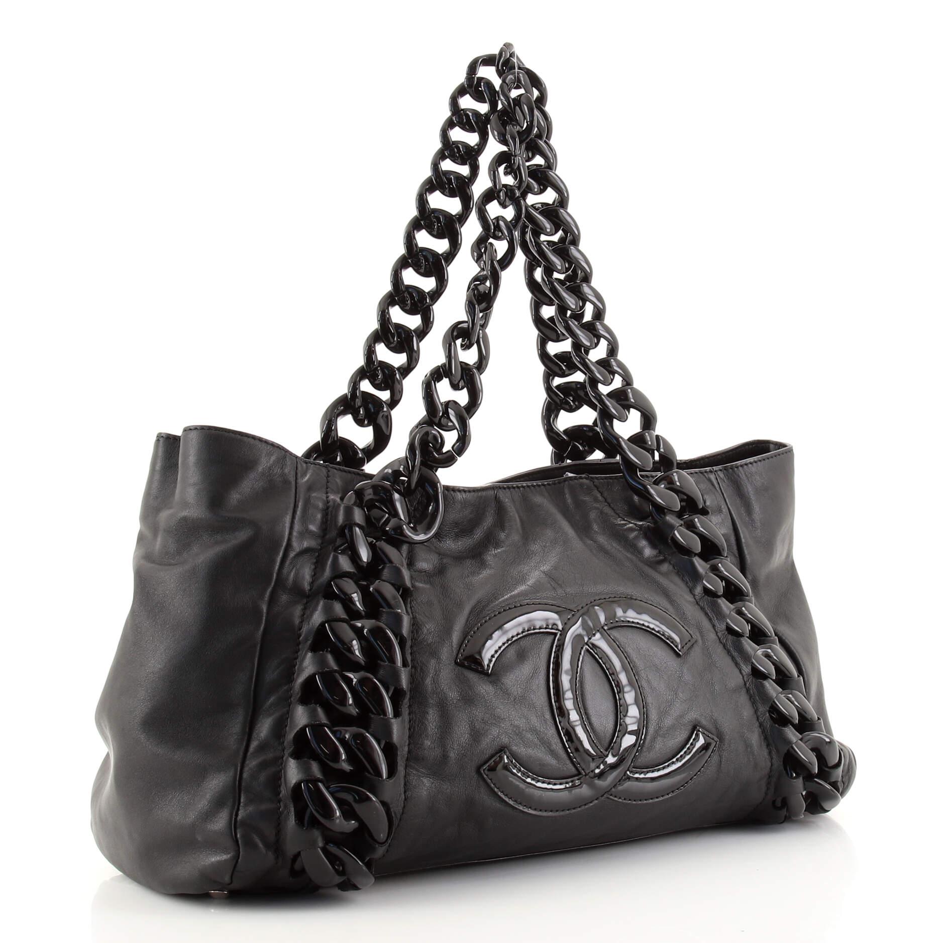 Chanel east west tote top