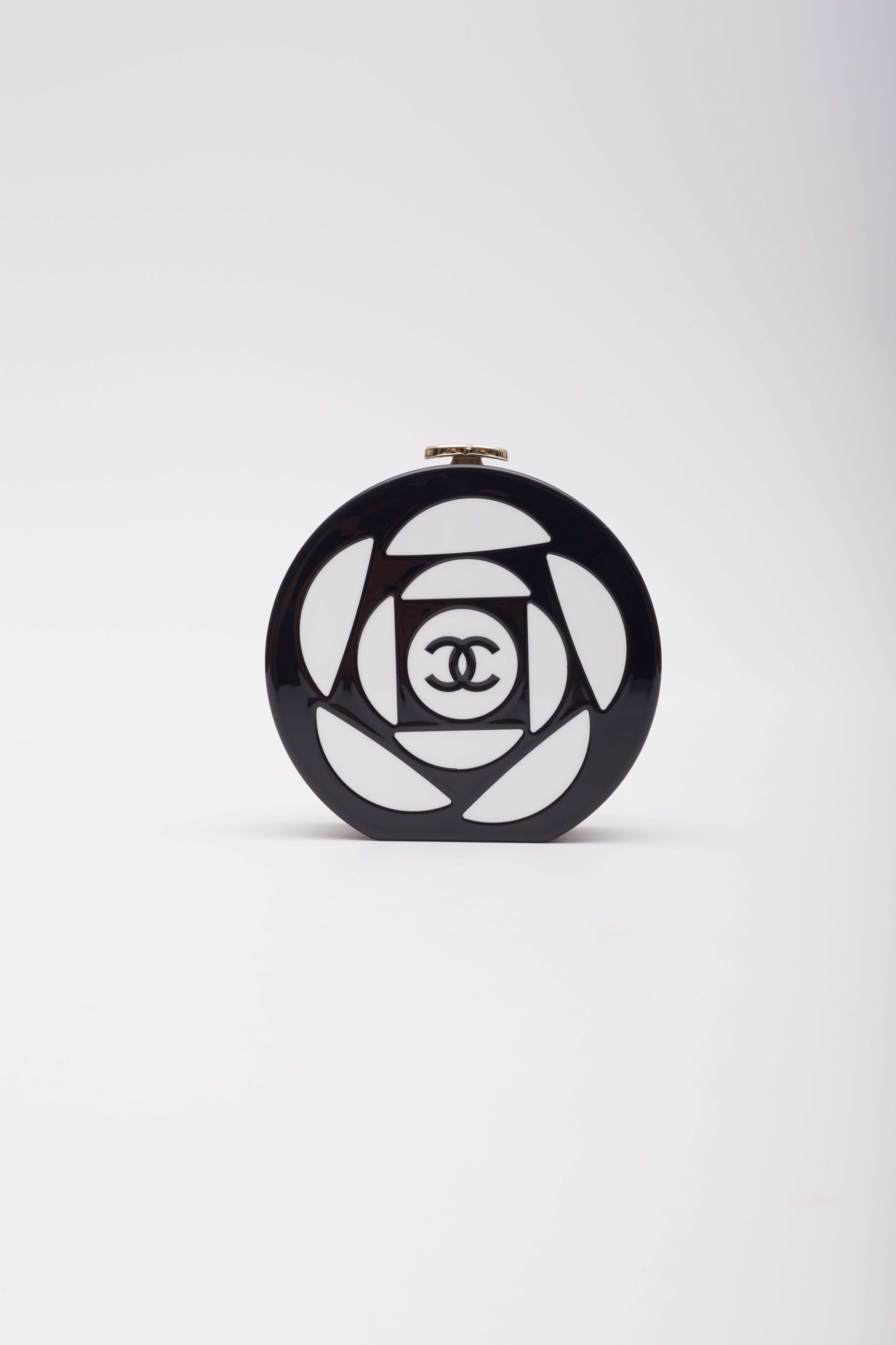 Chanel Resin Plexi Black White CC Camellia Minaudiere Clutch In Excellent Condition In Montreal, Quebec